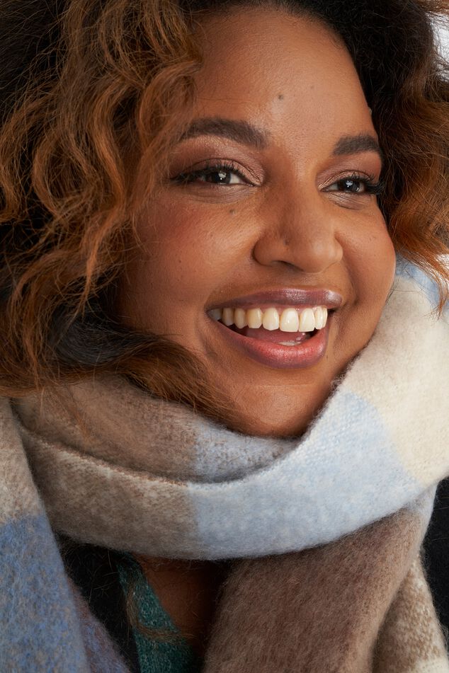 Écharpe à carreaux image number 0