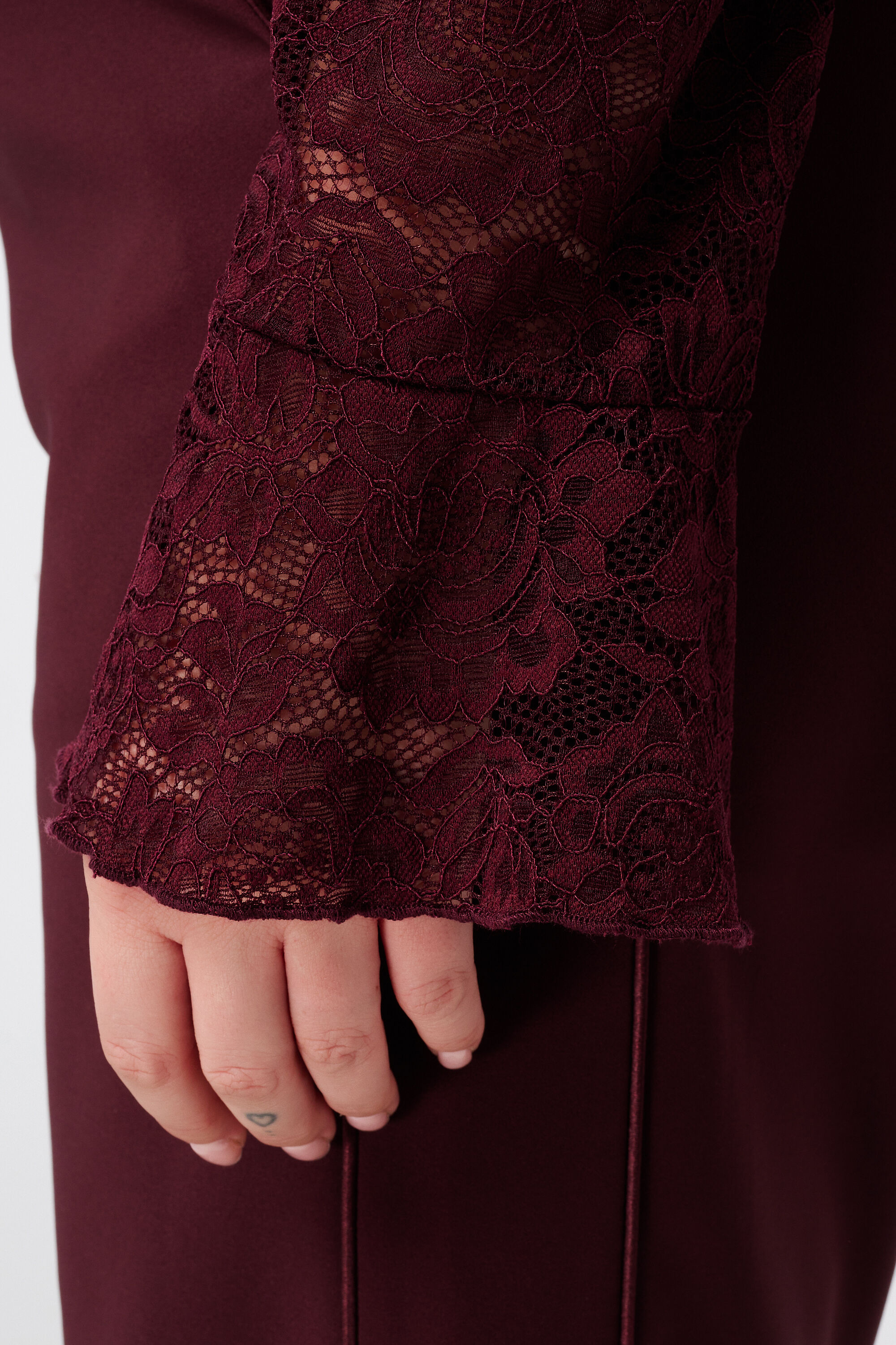 Top &agrave; manches longues en dentelle image number 6