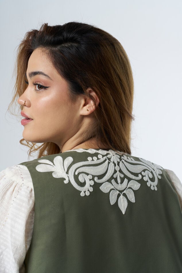 Gilet brodé image number 4