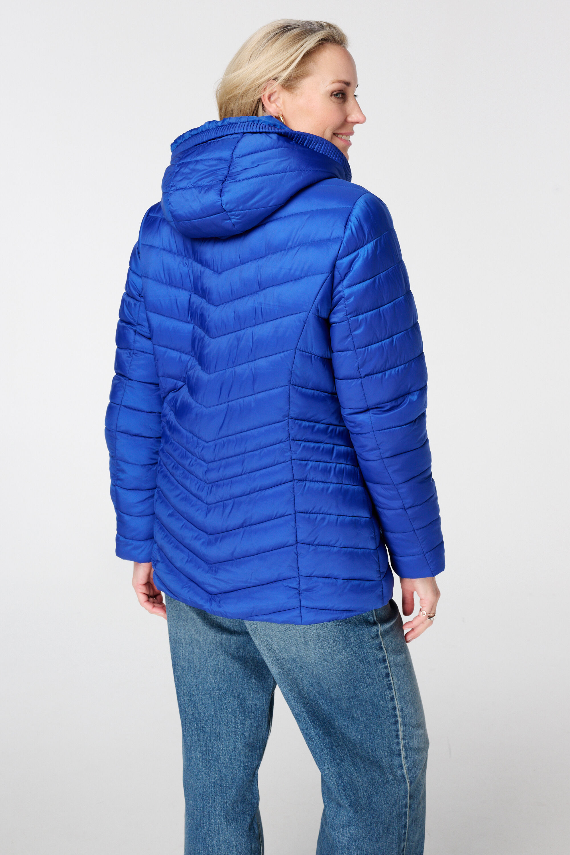 Veste l&eacute;g&egrave;rement matelass&eacute;e image number 3