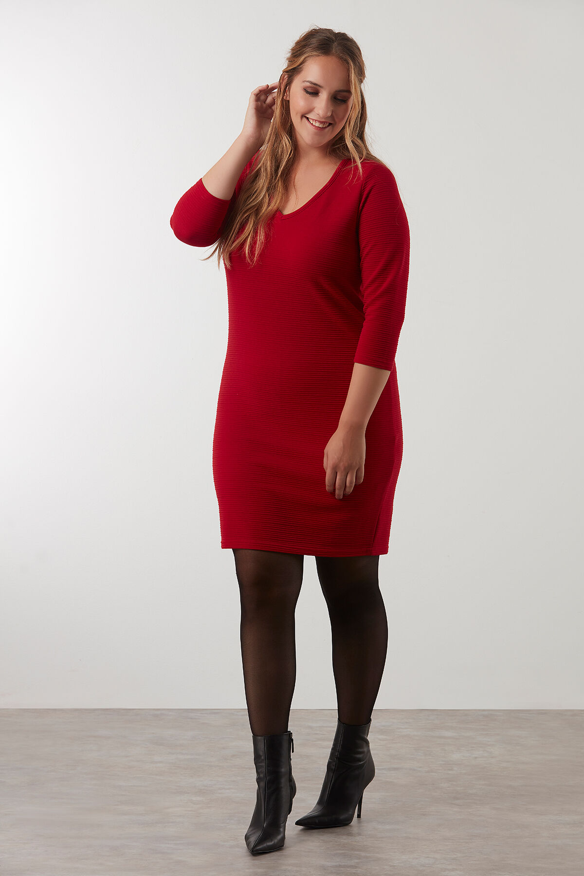 Robe c&ocirc;tel&eacute;e basique   image number 3