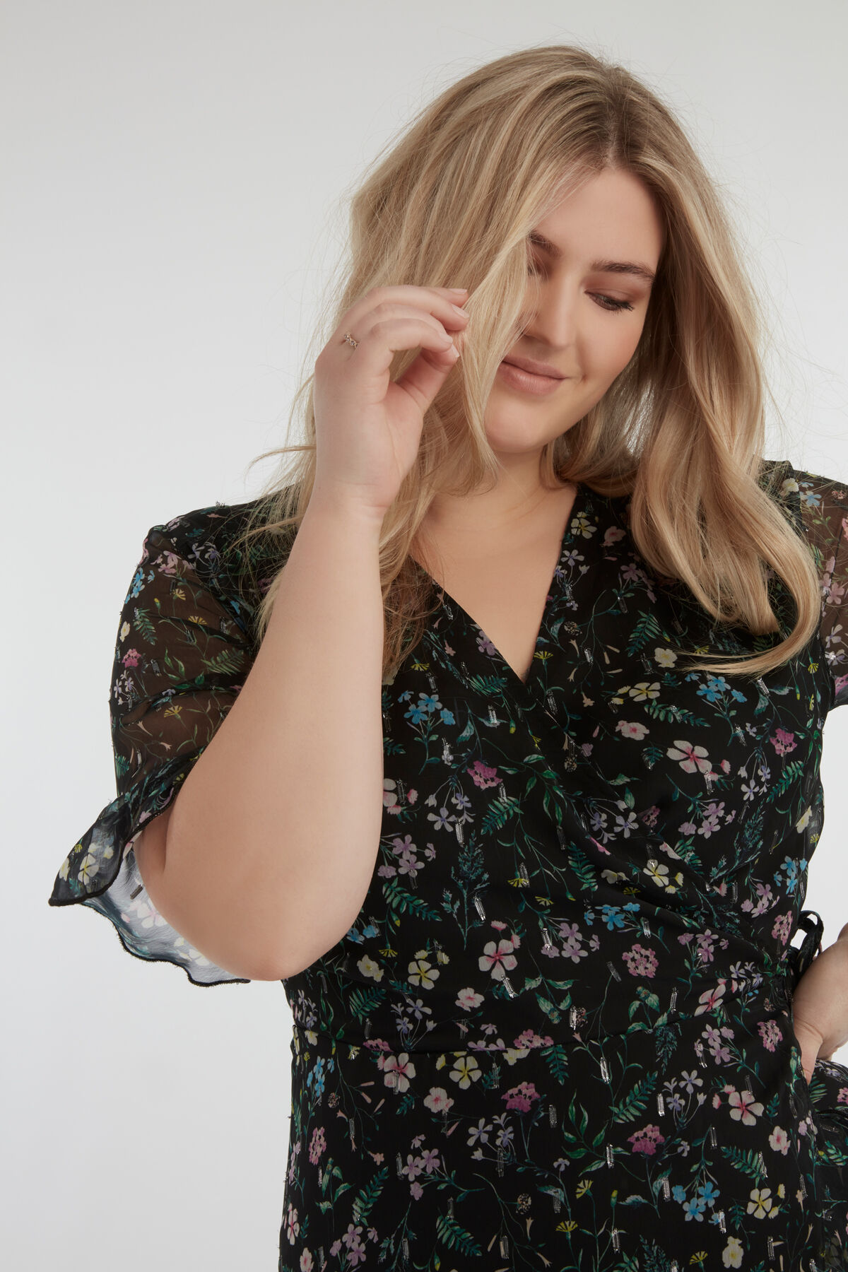 Robe portefeuille &agrave; imprim&eacute; floral et lurex  image number 4