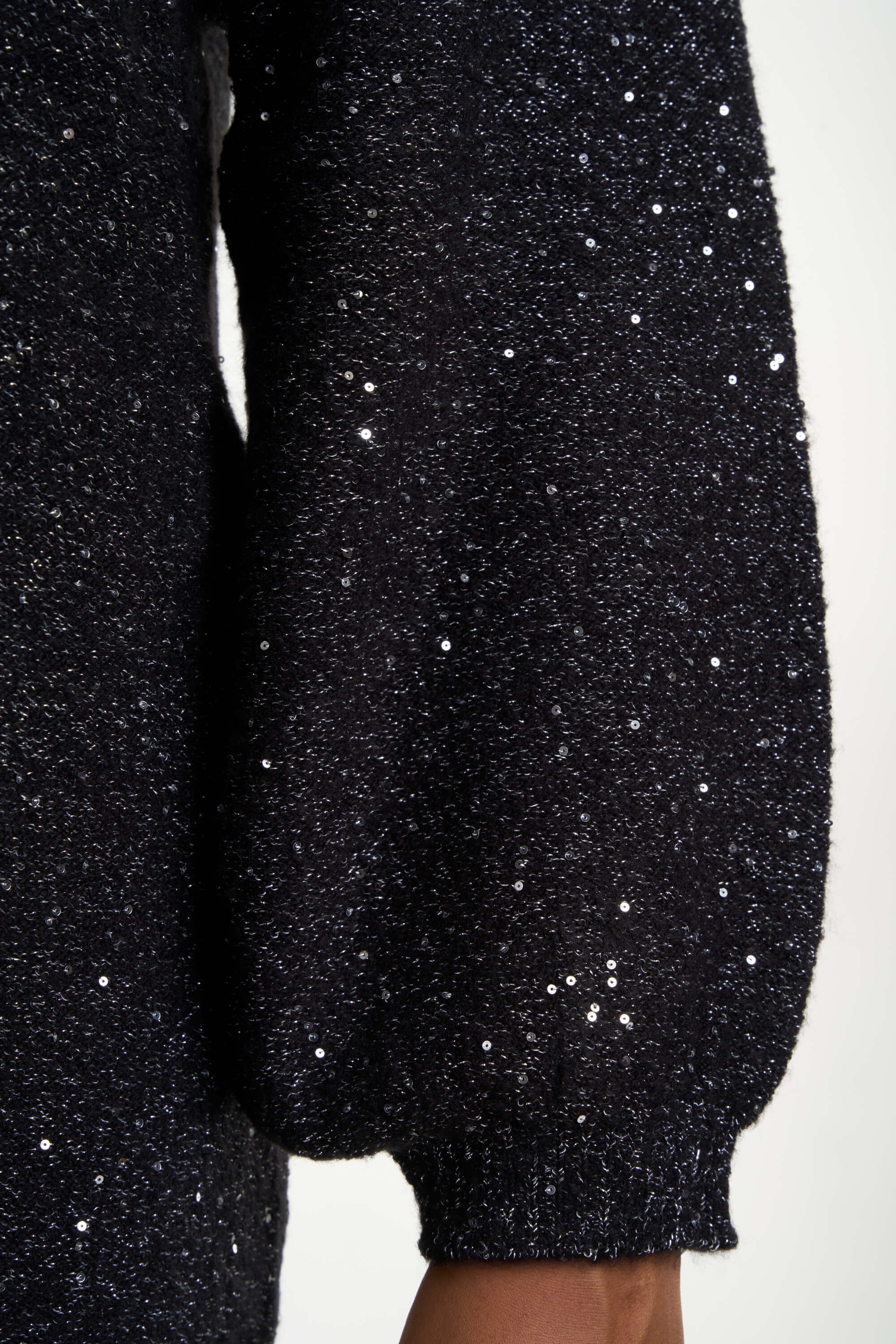 Sweat avec d&eacute;tails &agrave; paillettes image number 5