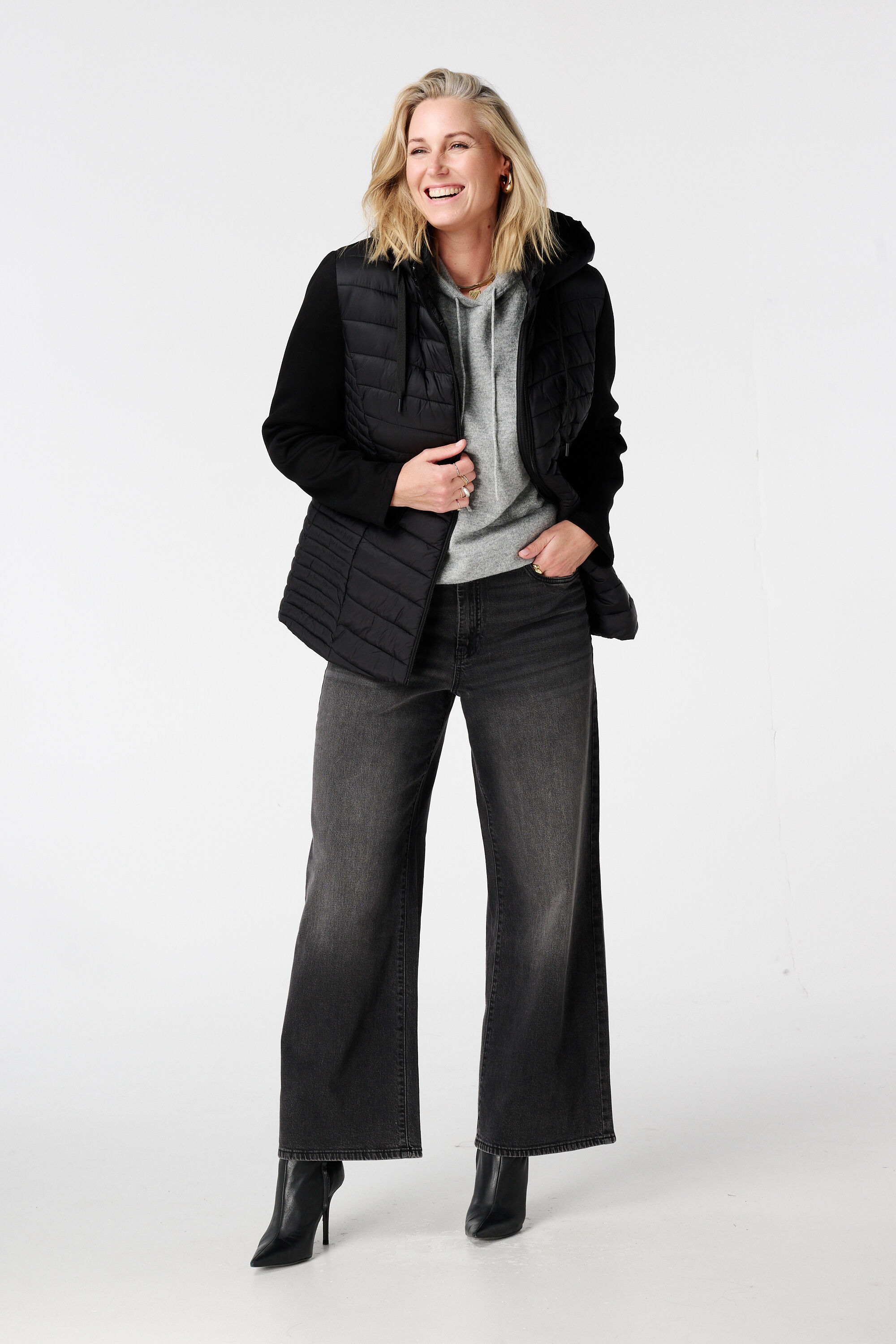 Veste matelass&eacute;e avec manches en tissu image number 5