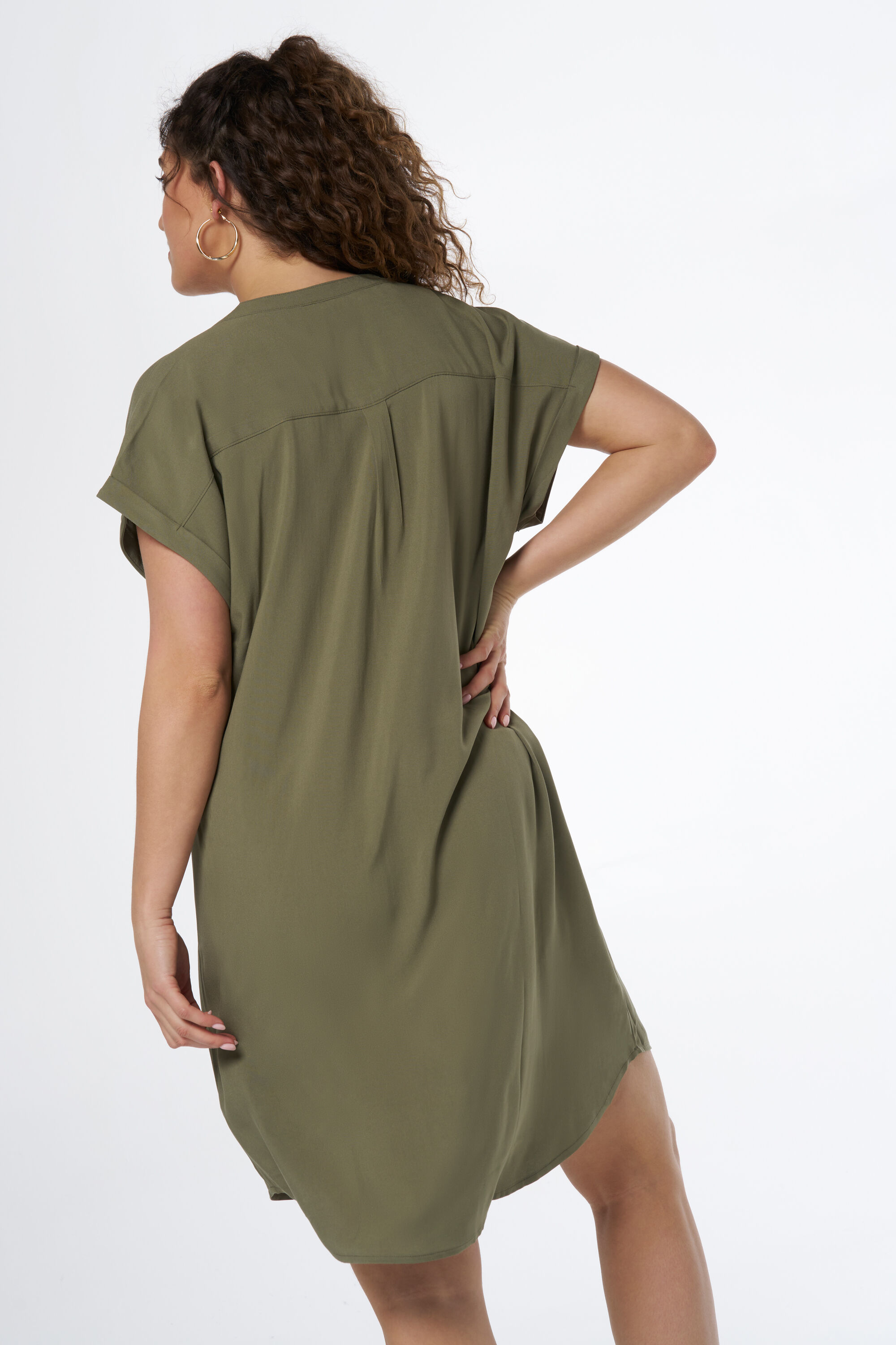 Robe ample avec col en V  image number 3