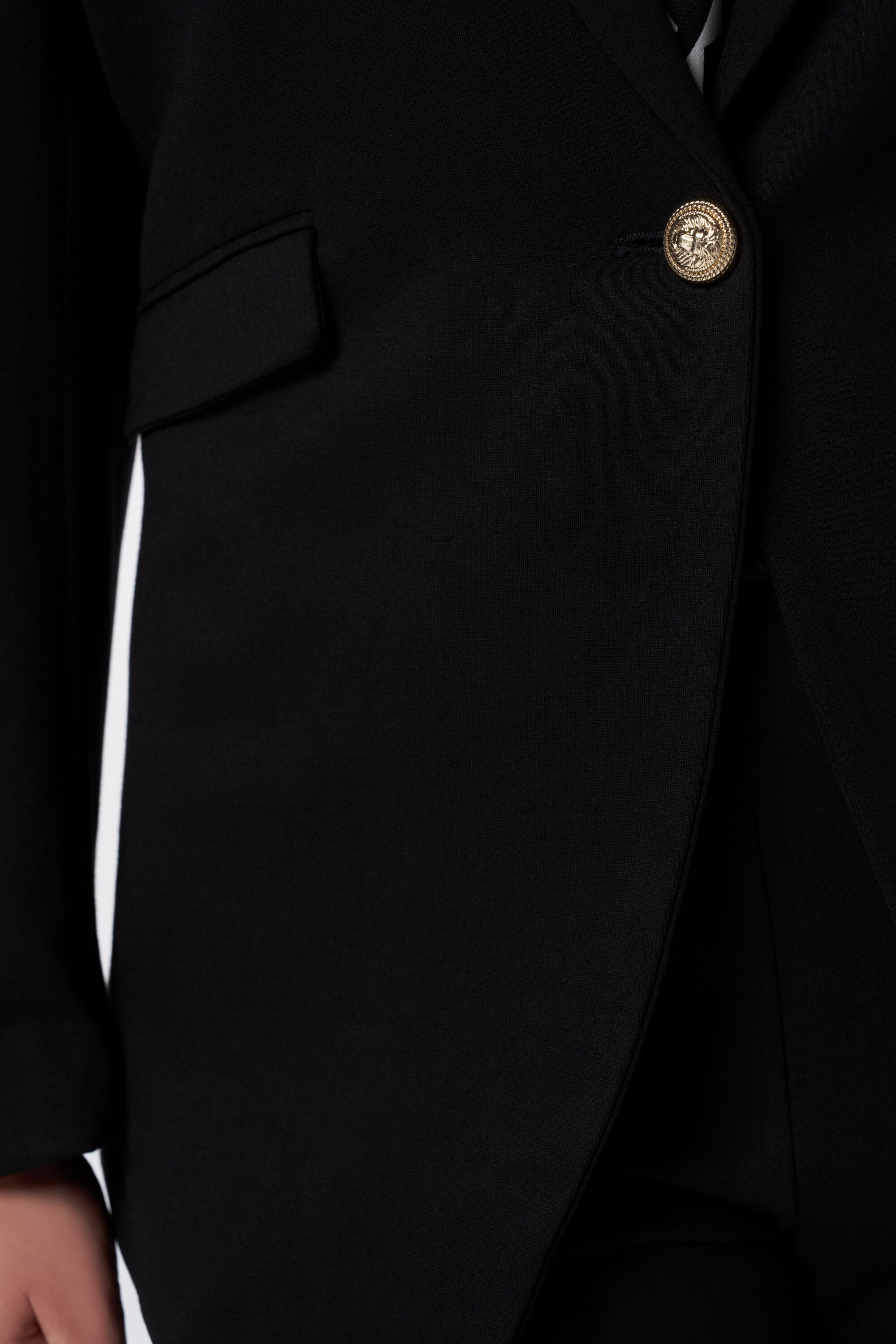 Gilet avec boutons dor&eacute;s image number 4