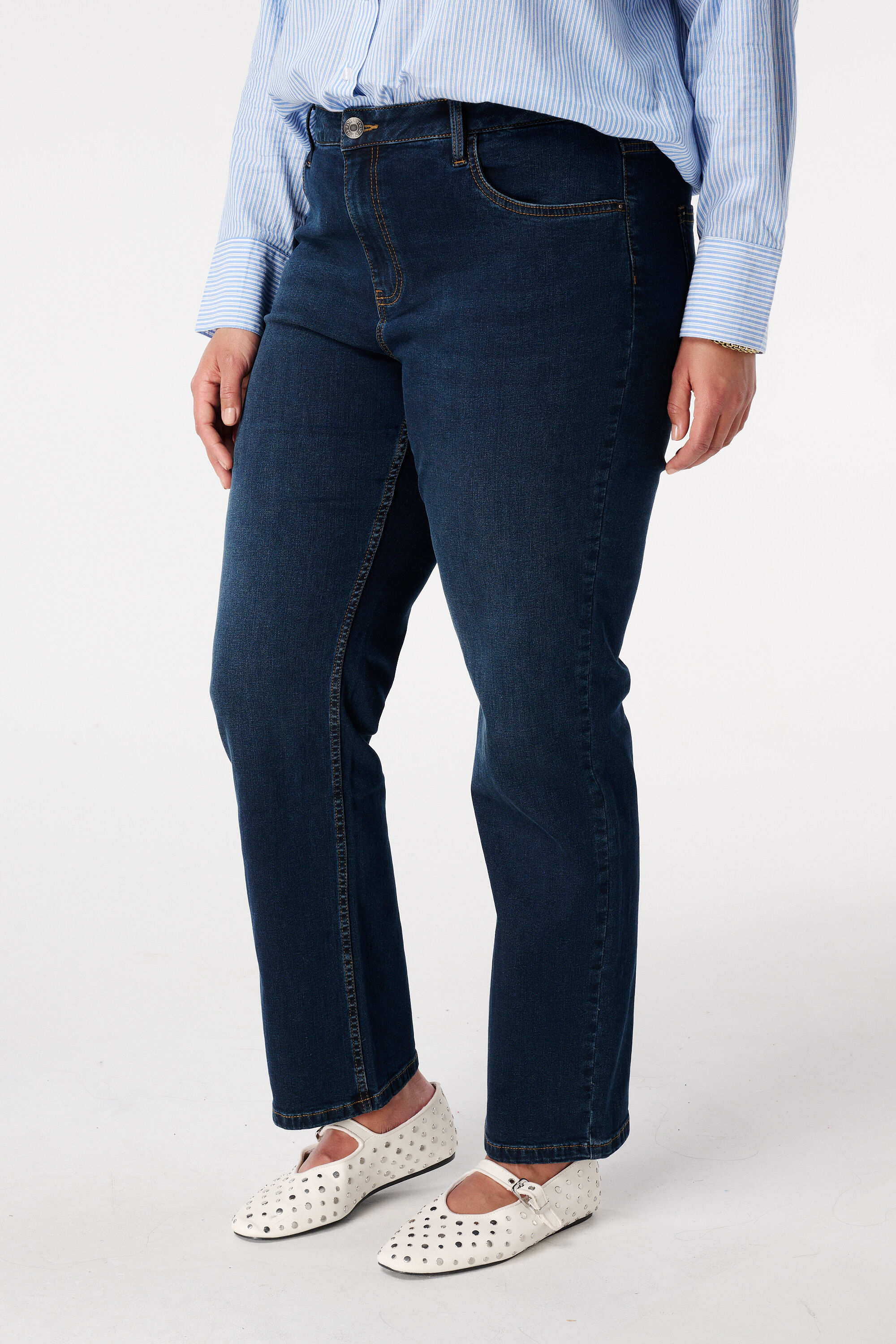 Jean &agrave; jambes droites LILY image number 5