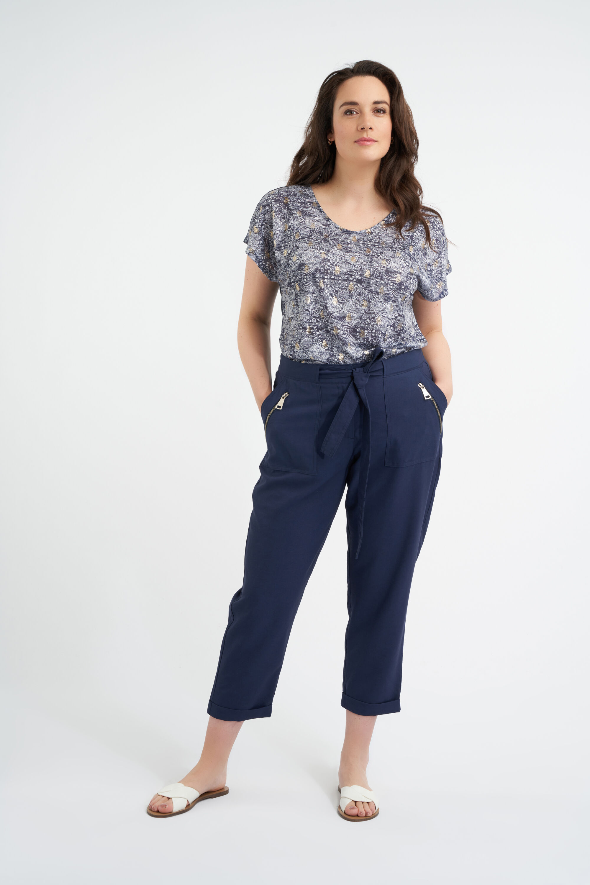 Pantalon avec ceinture &agrave; nouer image number 4