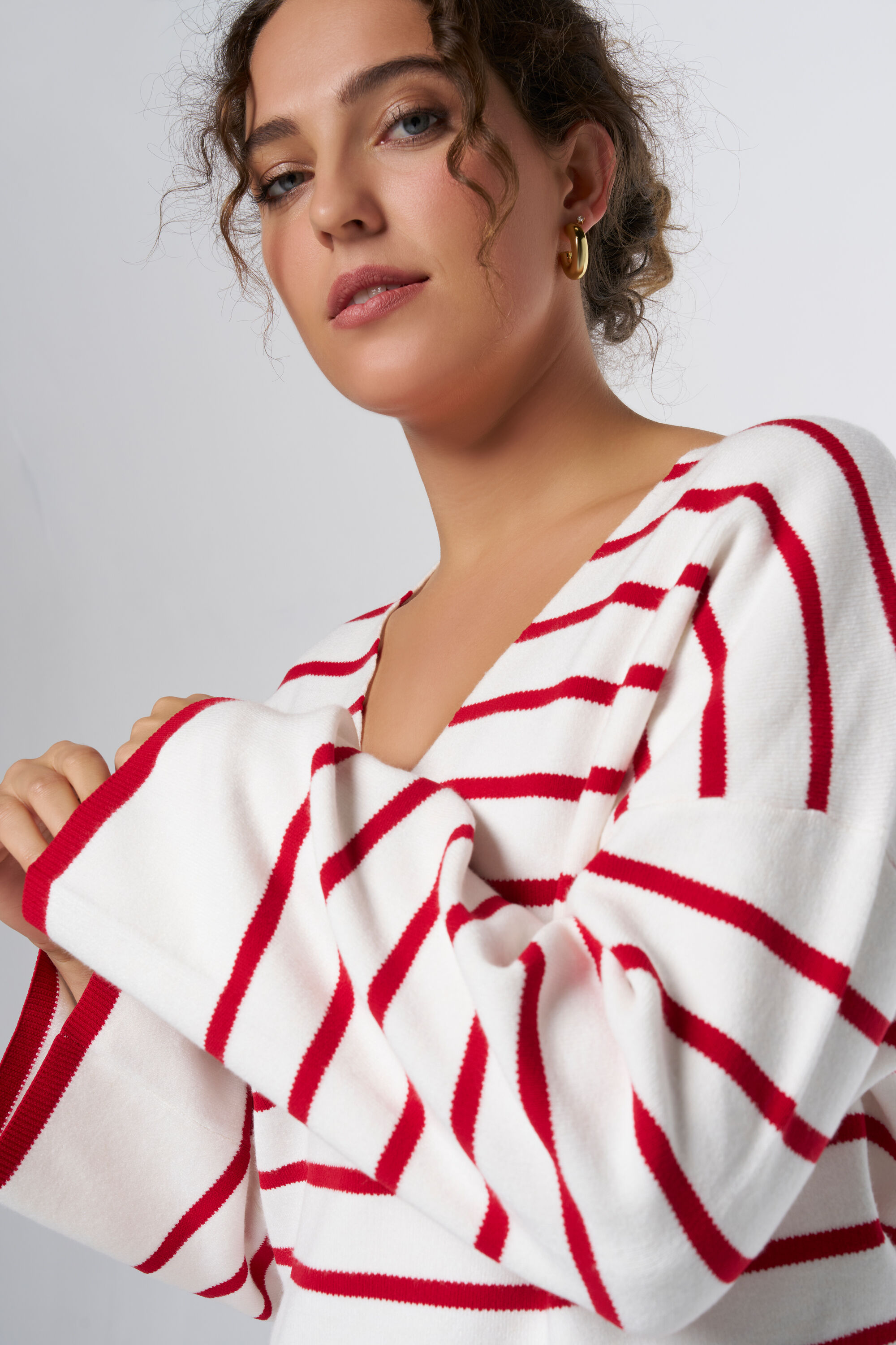 Pull avec col en V  image number 4