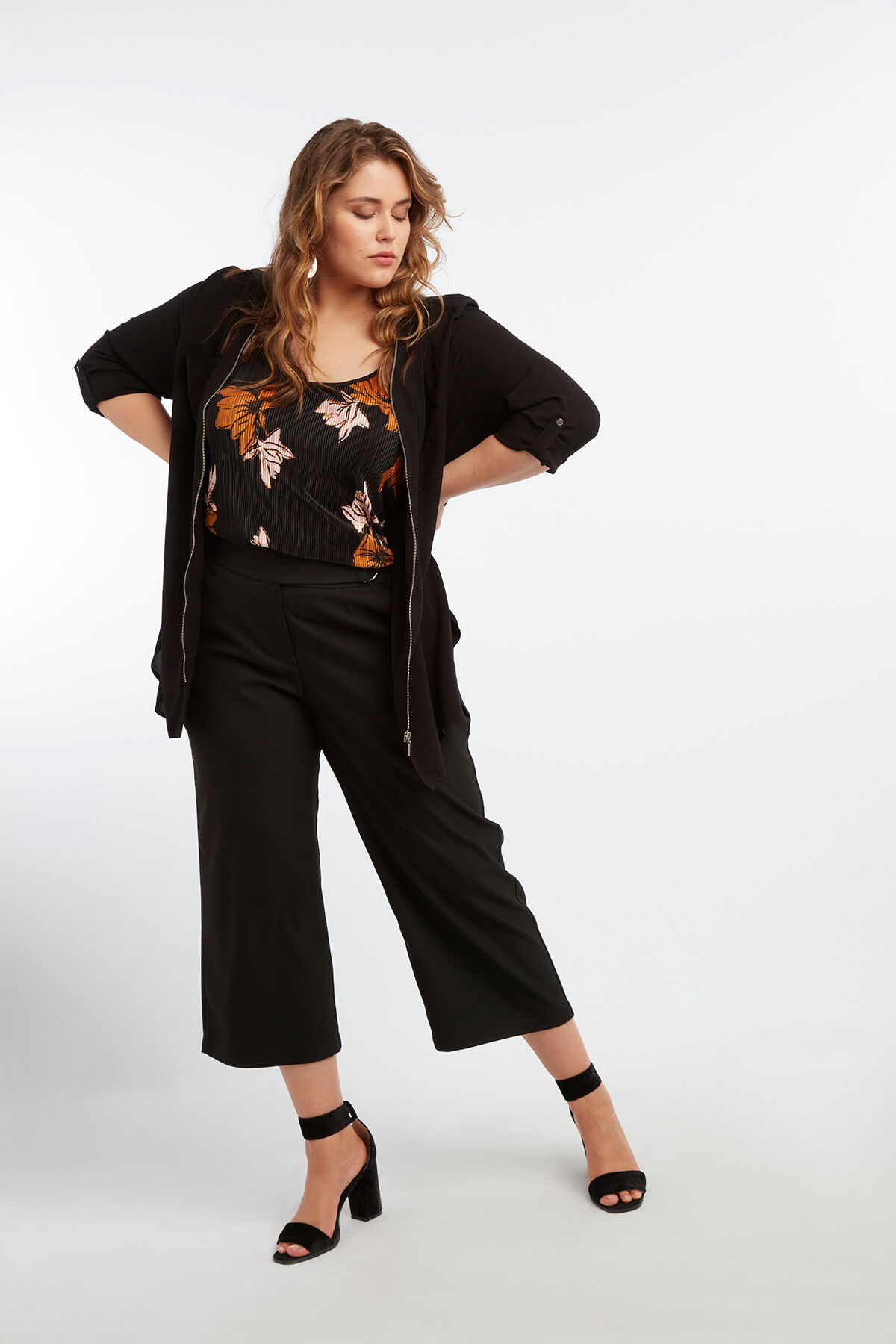 Haut pliss&eacute; &agrave; imprim&eacute; floral image number 7