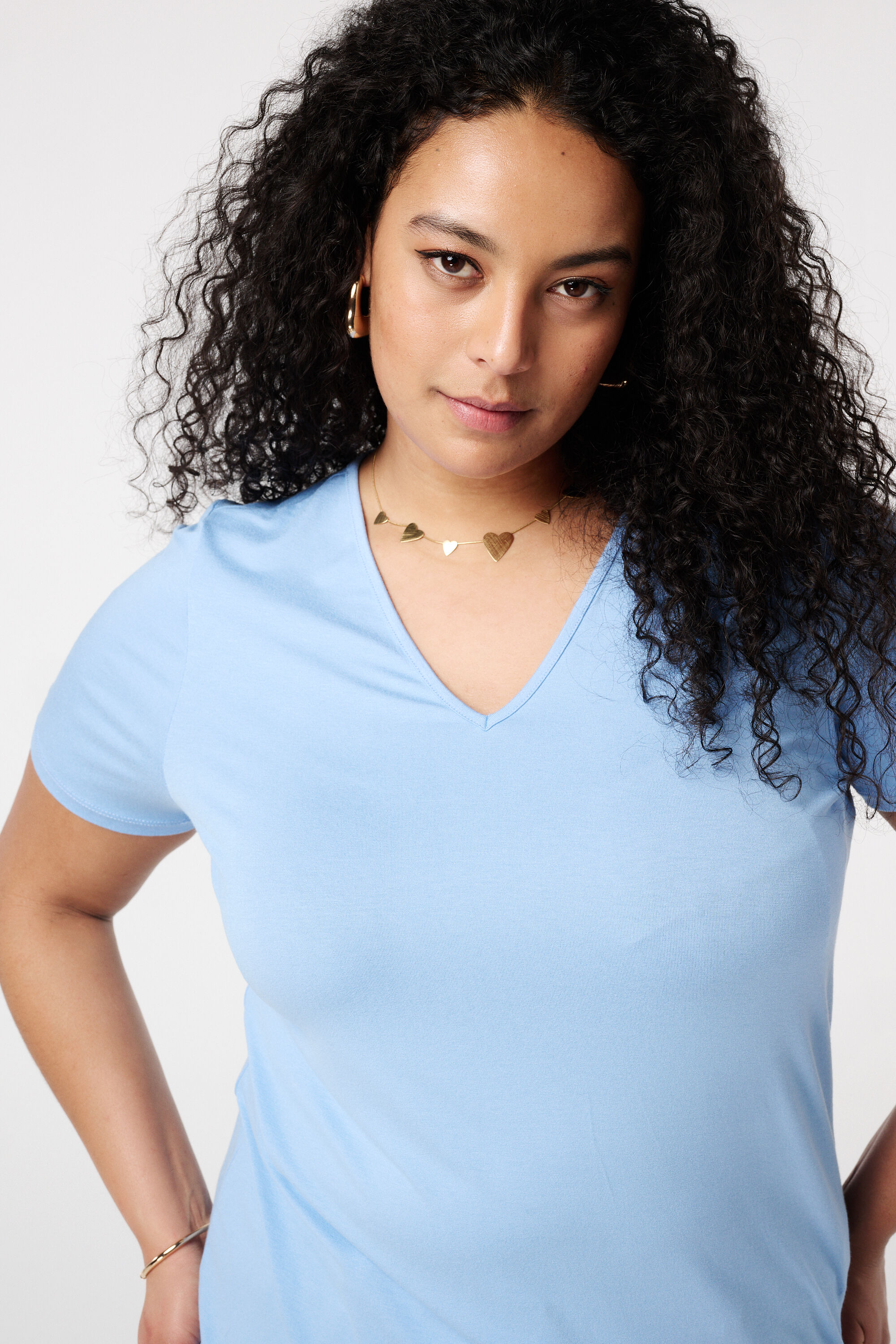 T-shirt &agrave; col en V image number 4