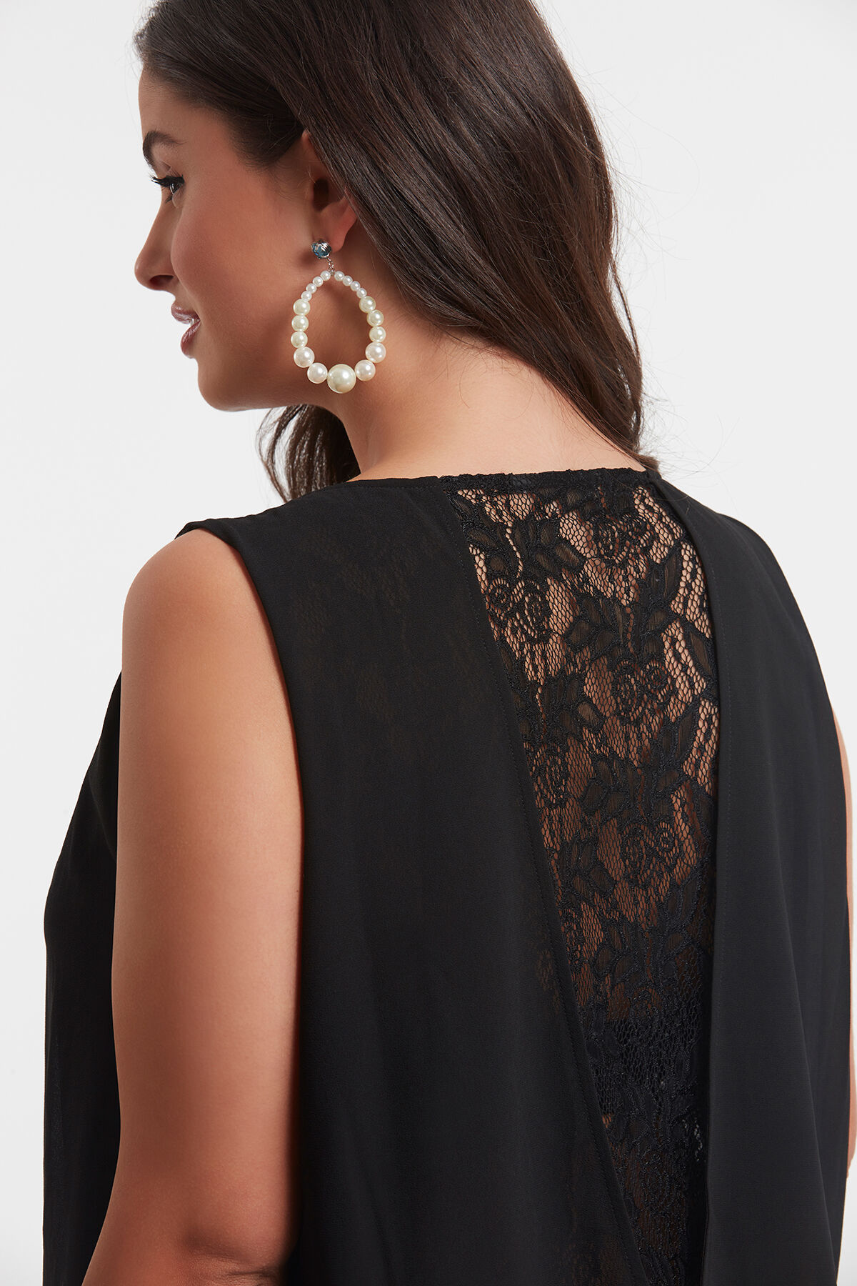 Robe longue avec d&eacute;tails en dentelle image number 3