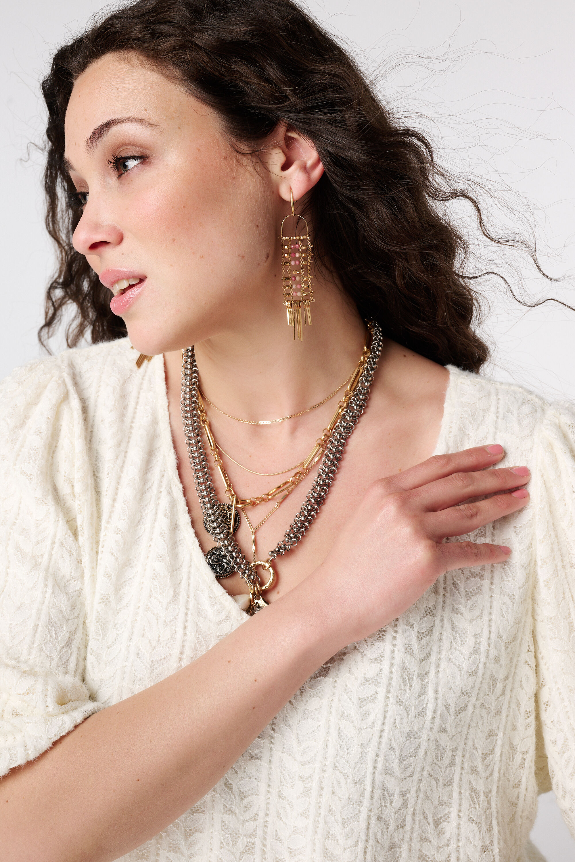 Top en dentelle avec manches bouffantes image number 4