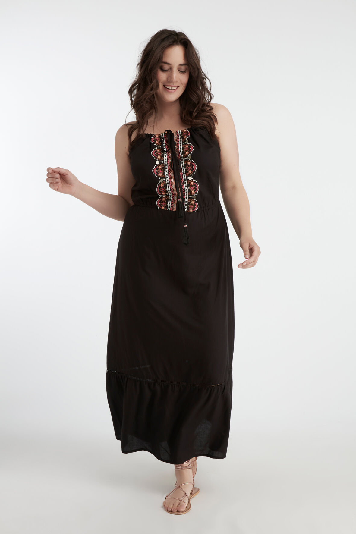 Robe d&rsquo;&eacute;t&eacute; avec broderie image number 6