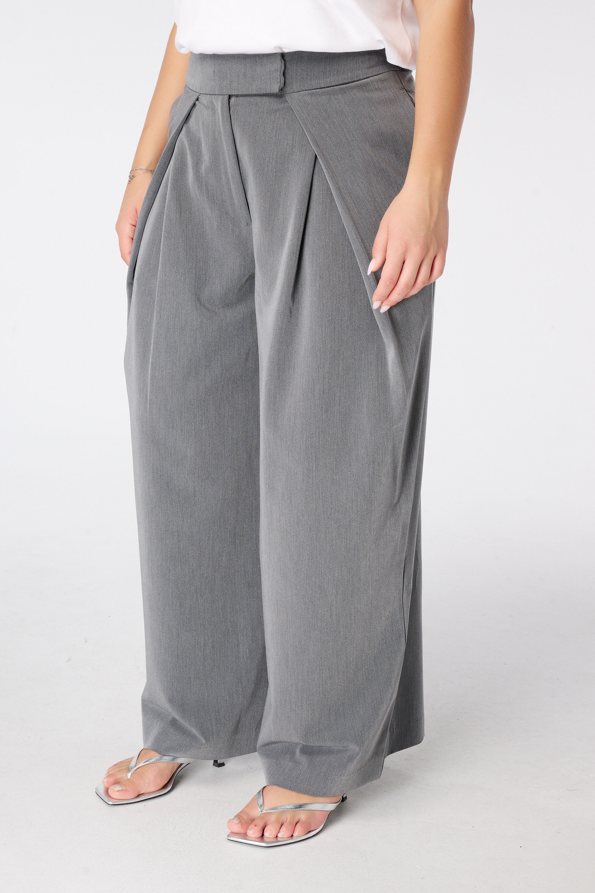 Pantalon large &agrave; plis image number 5