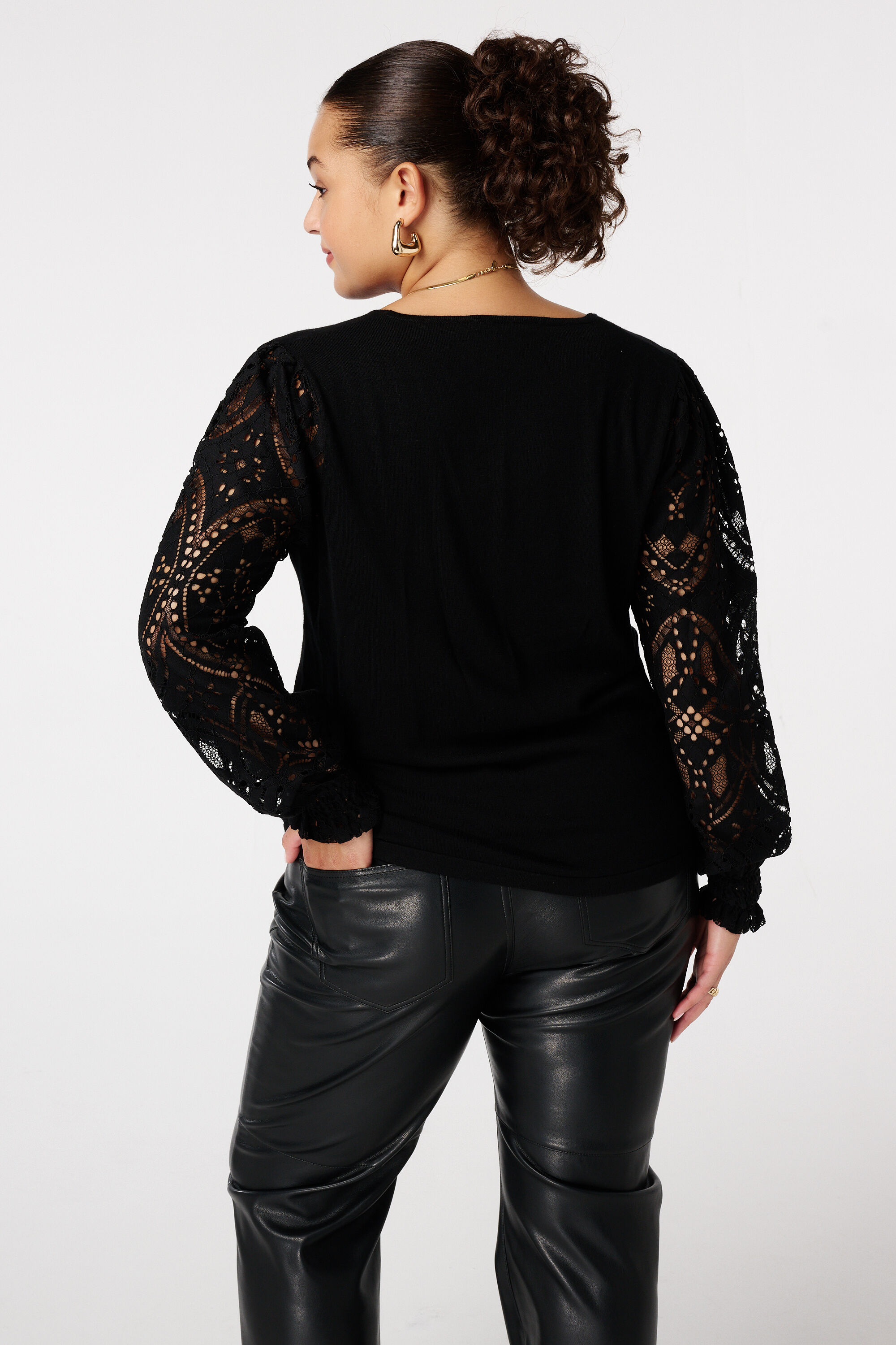 Top avec manches en dentelle image number 3