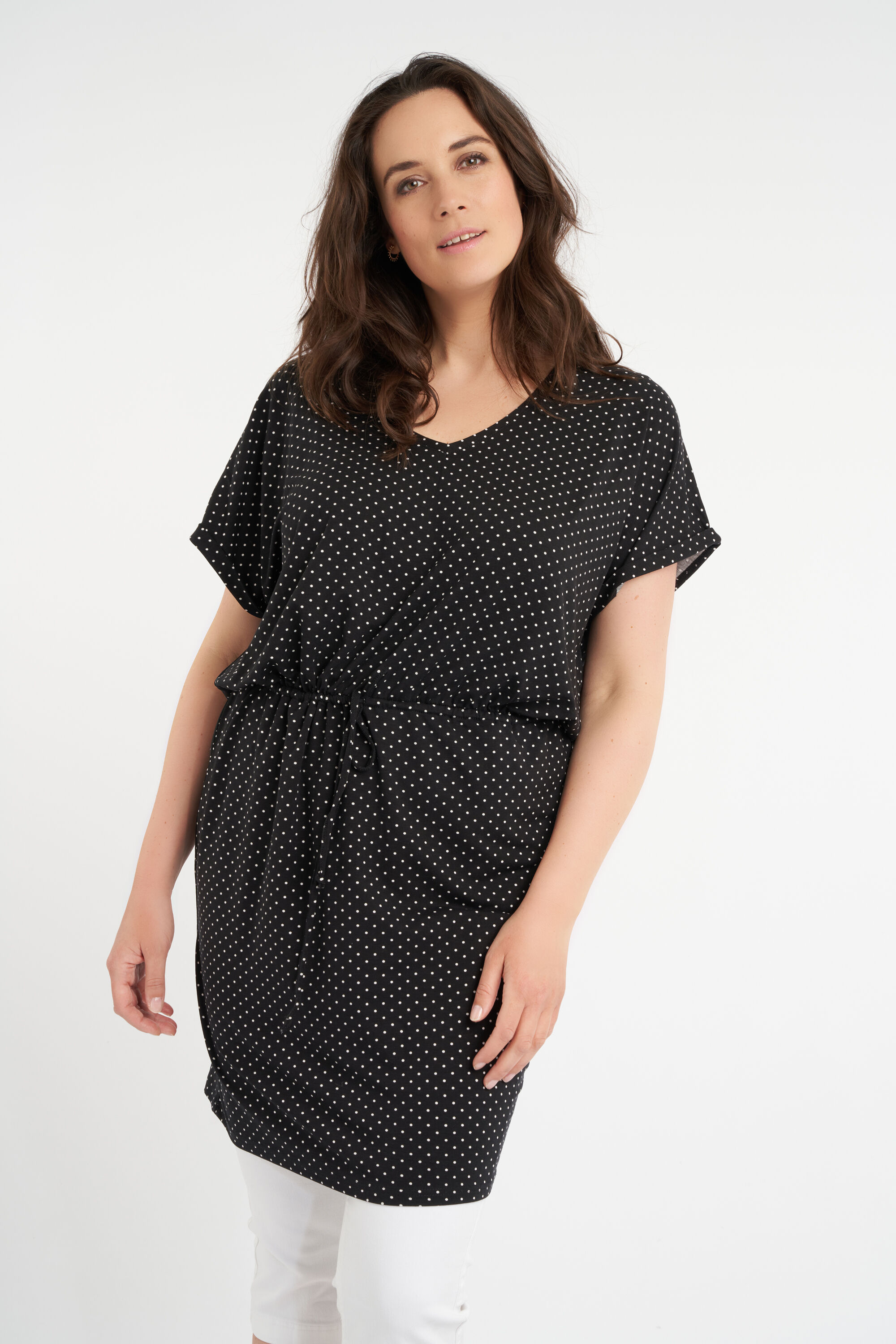 Tunique d&eacute;cor&eacute;e en dentelle image number 6