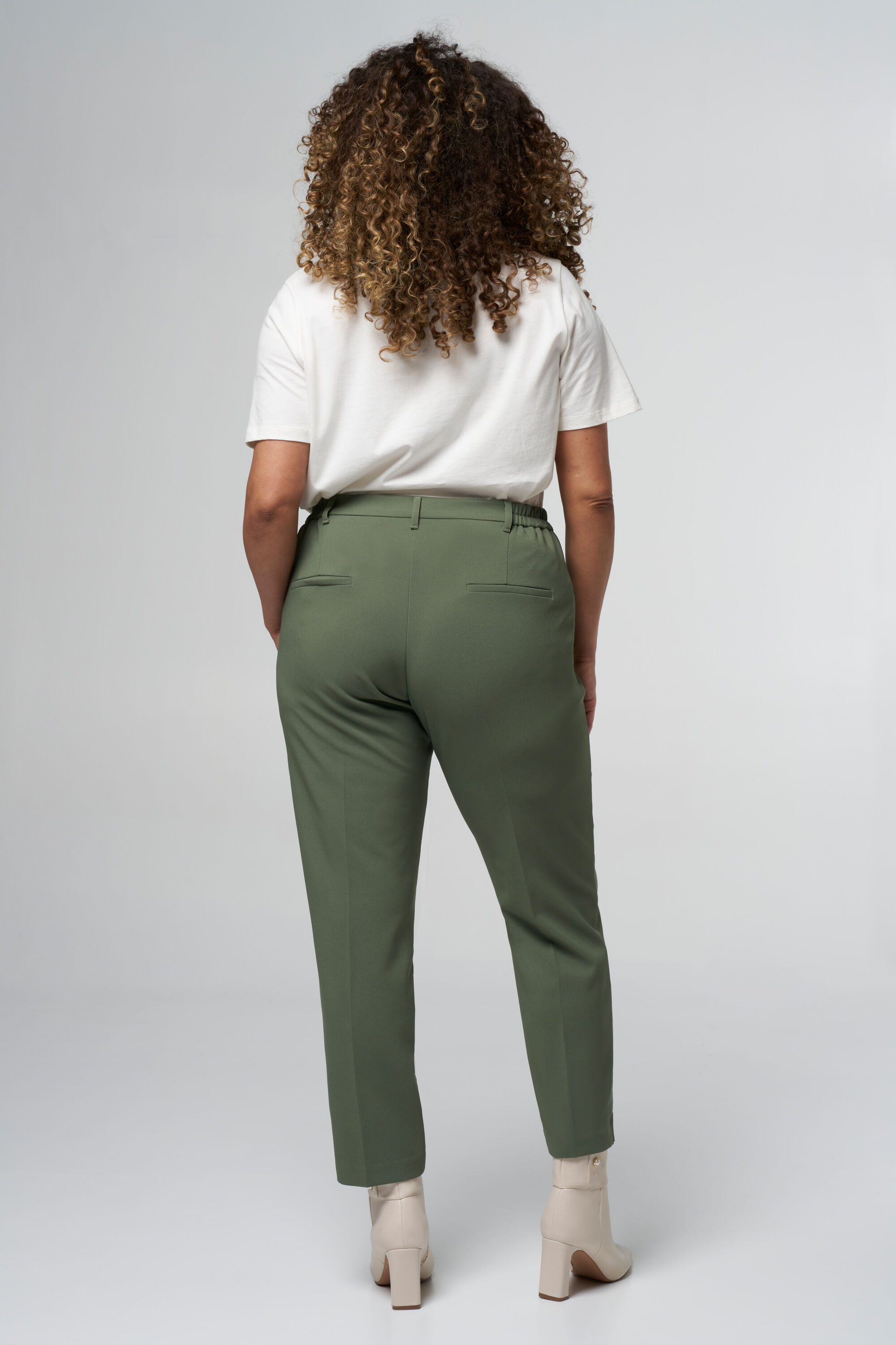 Pantalon droit stretch image number 3