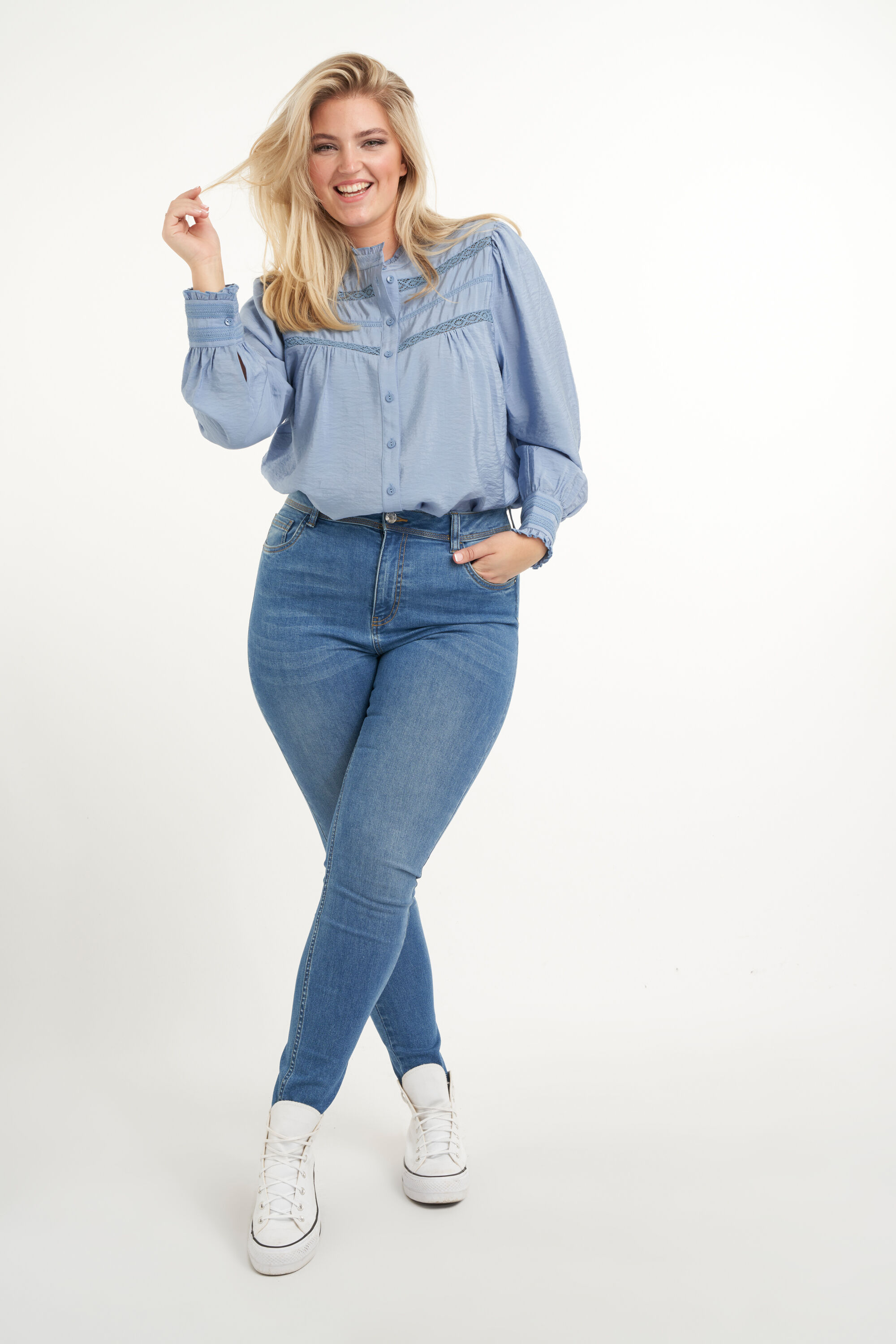 Chemisier en dentelle image number 6