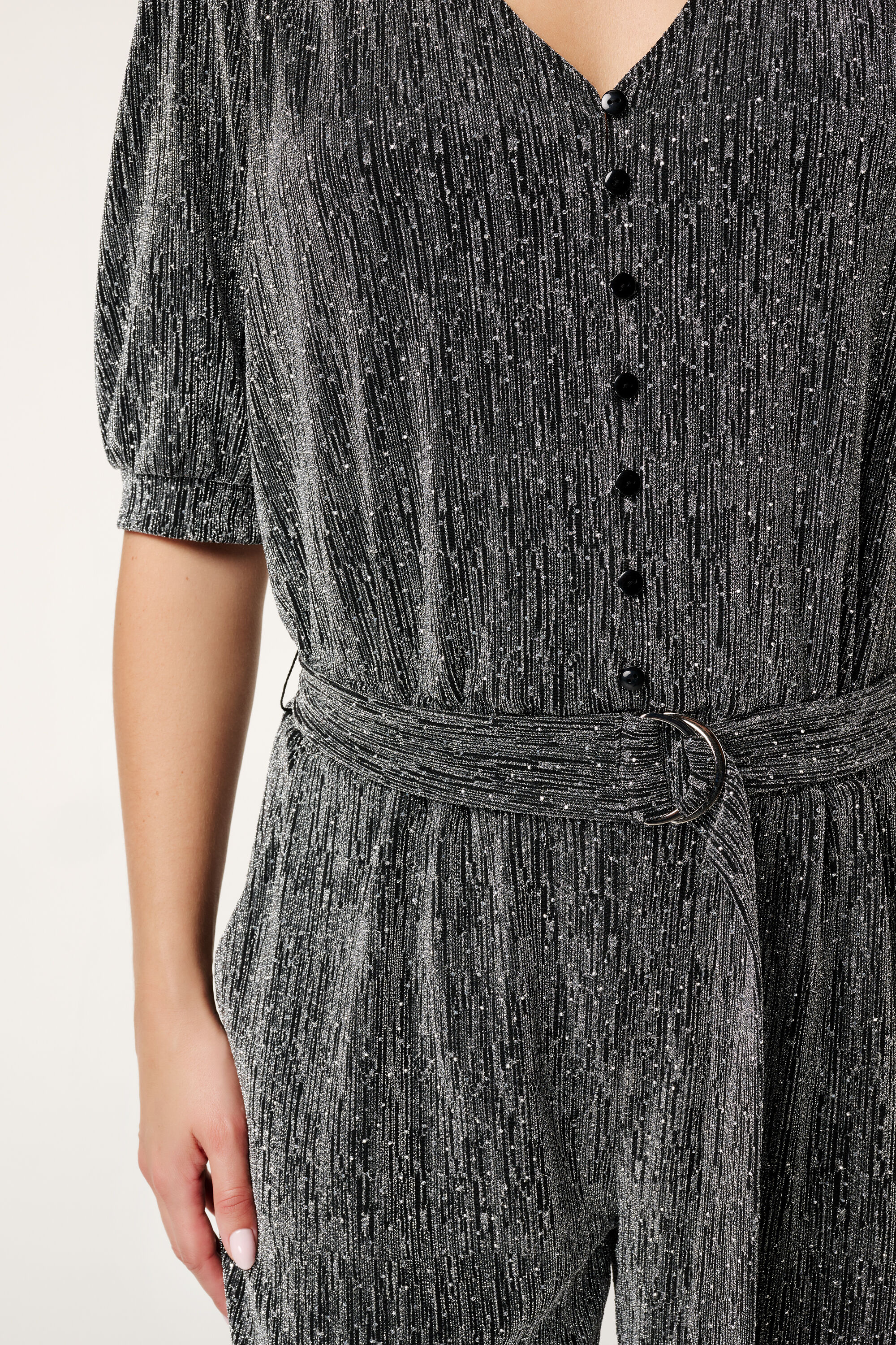 Combinaison avec d&eacute;tails brillants  image number 4