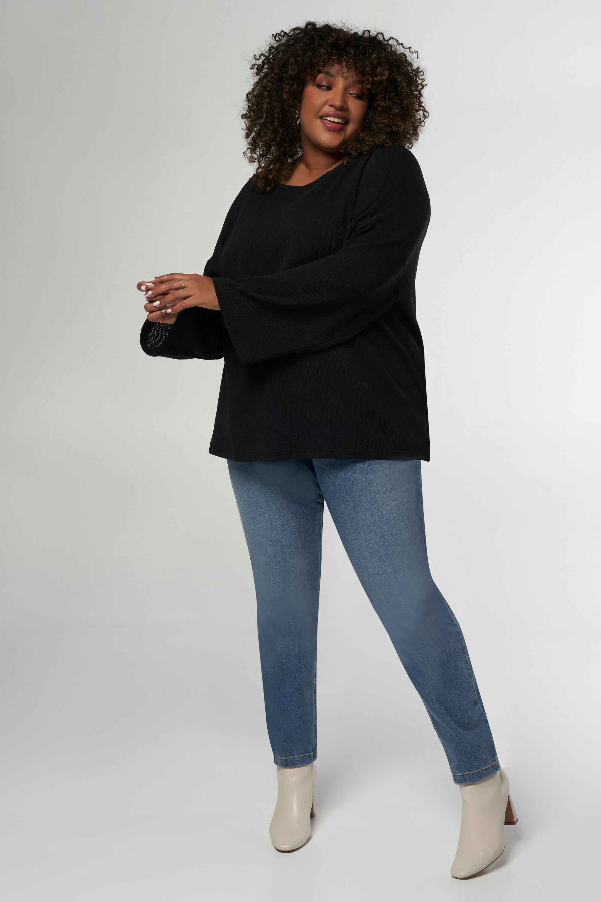 Haut &agrave; manches longues &eacute;vas&eacute;es image number 5