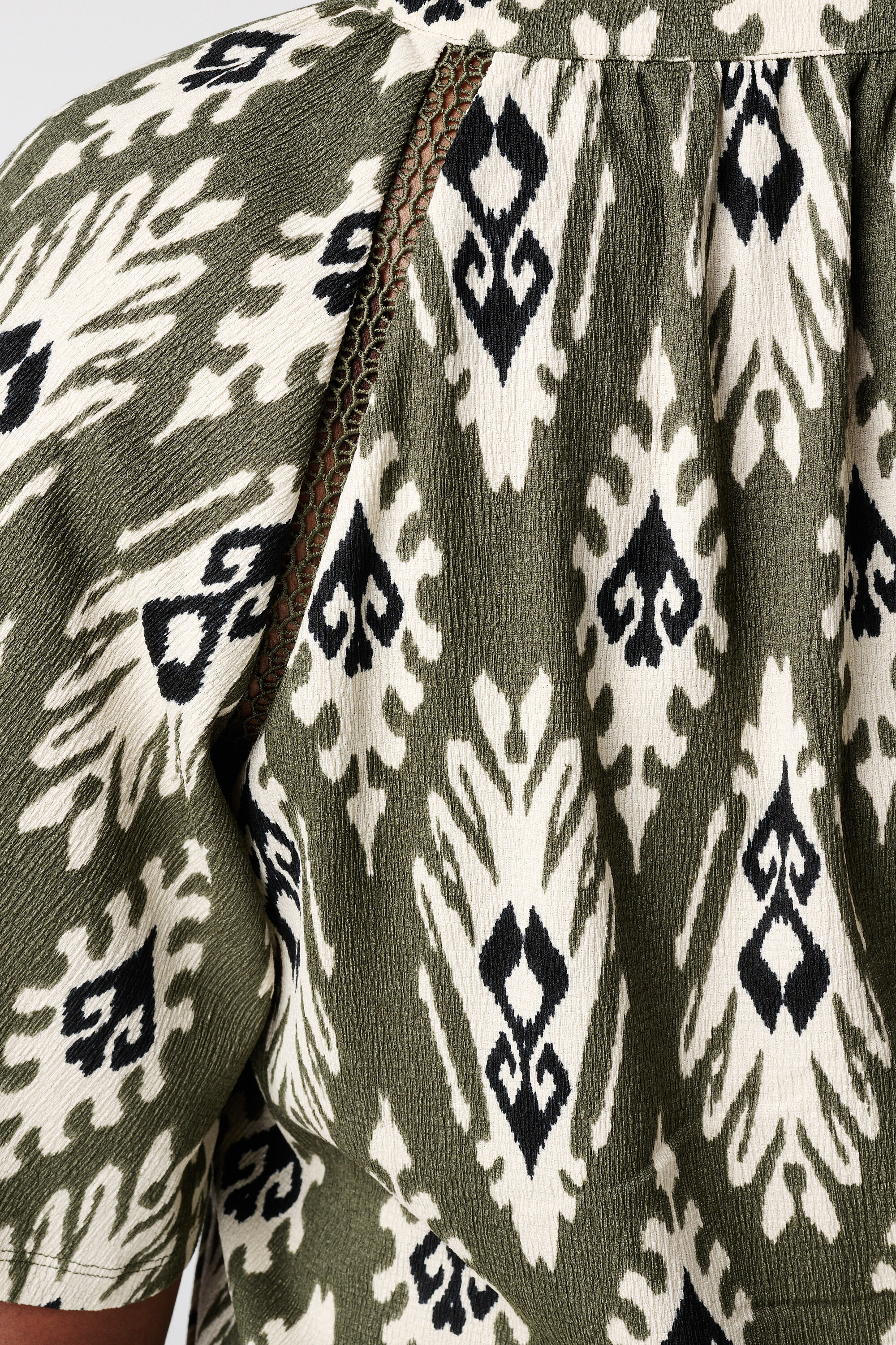 Top &agrave; manches papillon image number 6