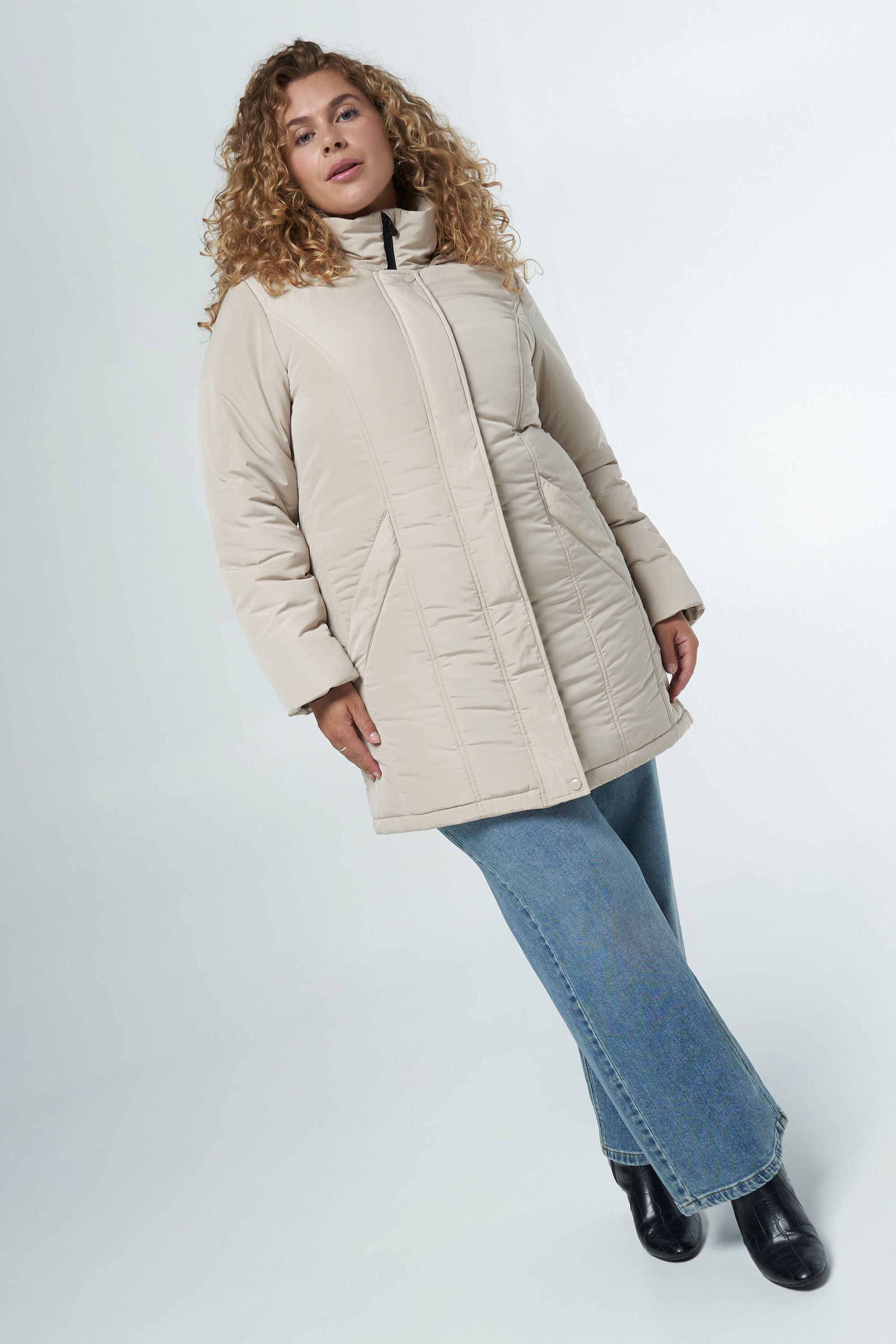 Parka l&eacute;g&egrave;rement matelass&eacute;e image number 5