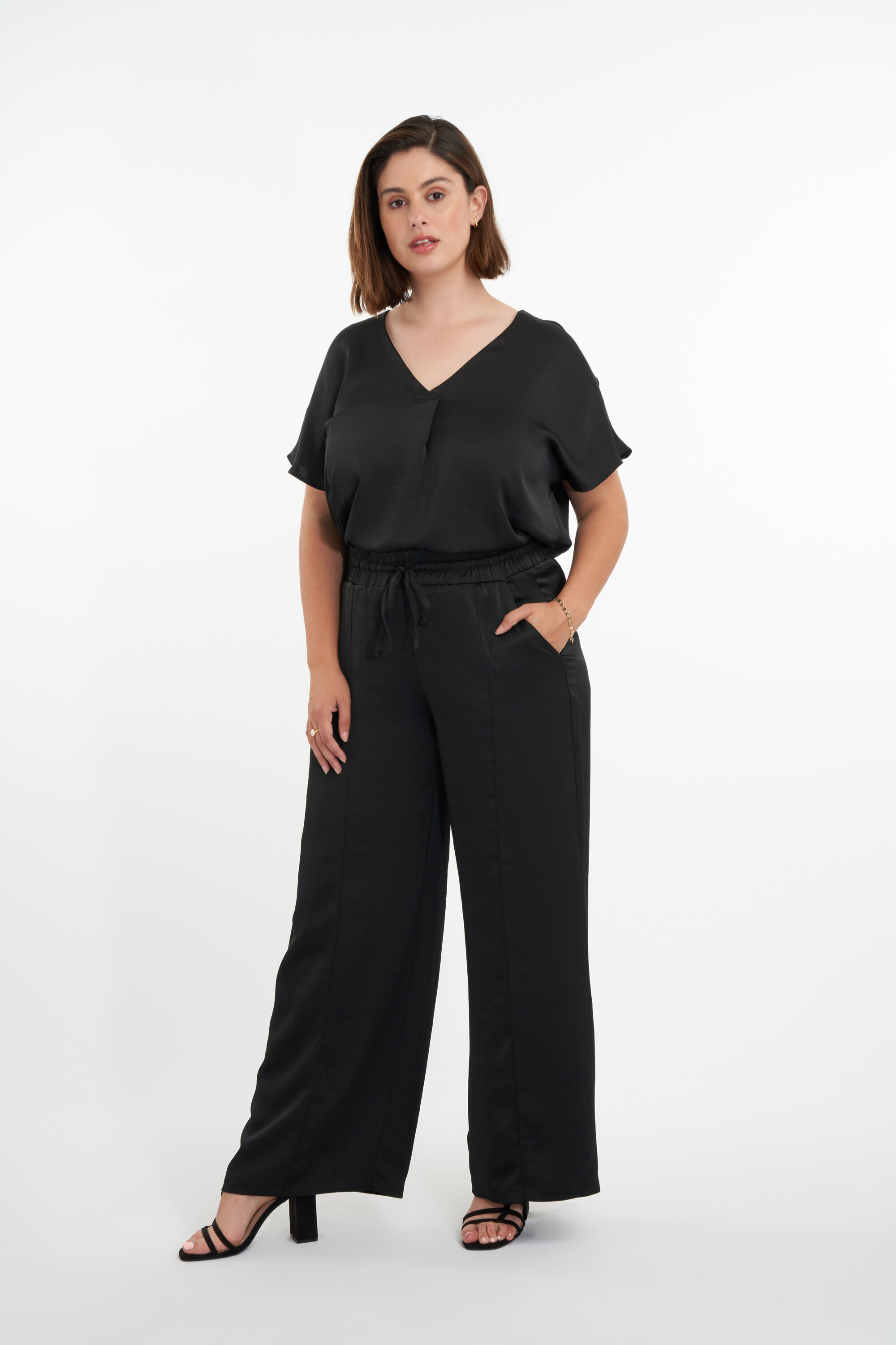 Pantalon en satin image number 4