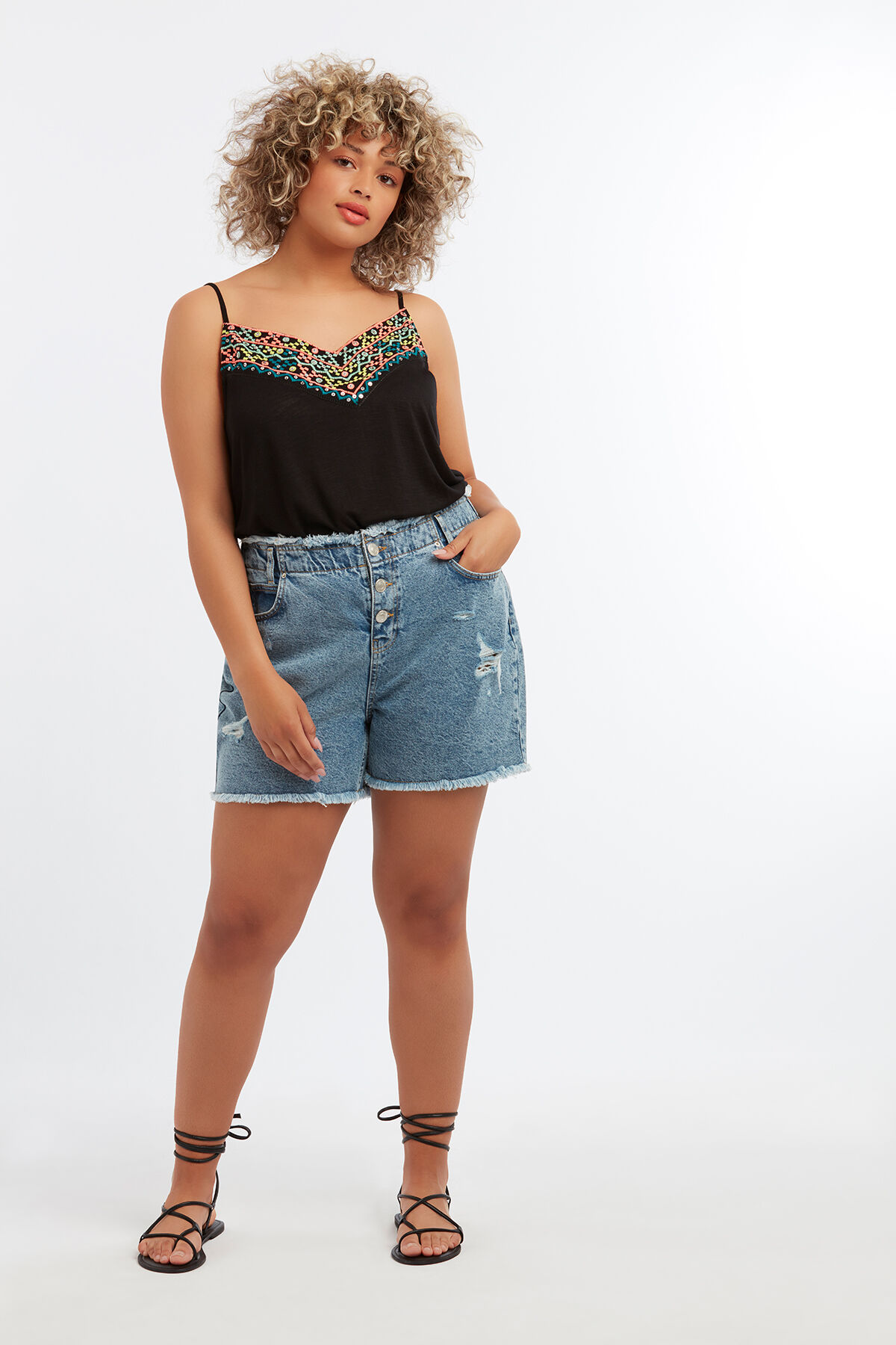 Haut avec broderie image number 3