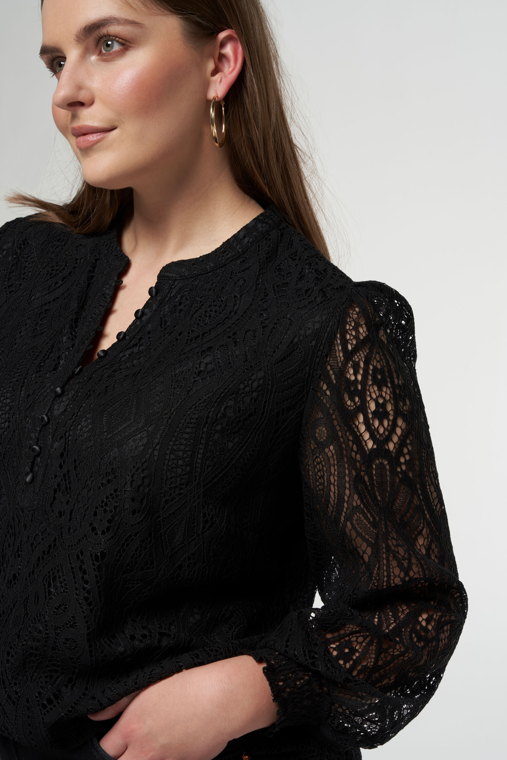 Haut avec dentelle et manches translucides image number 4