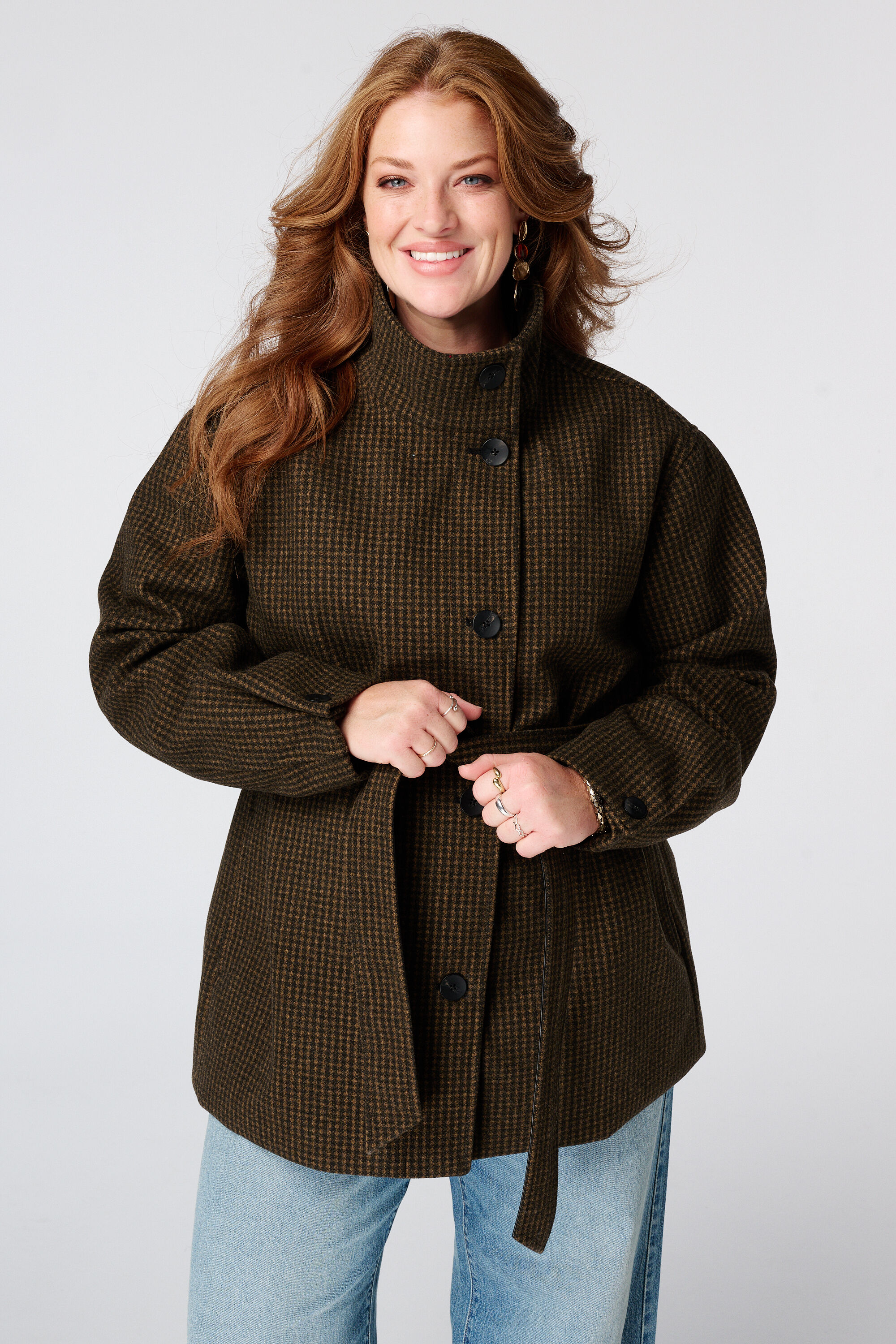 Manteau mi long &agrave; carreaux avec col montant image number 0