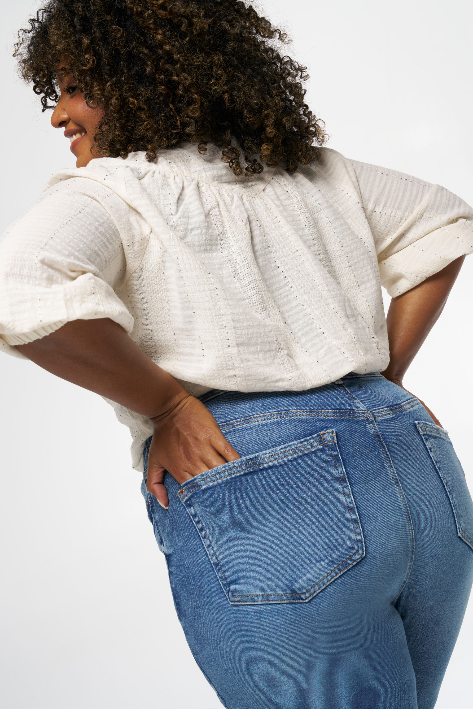 Jean court image number 4