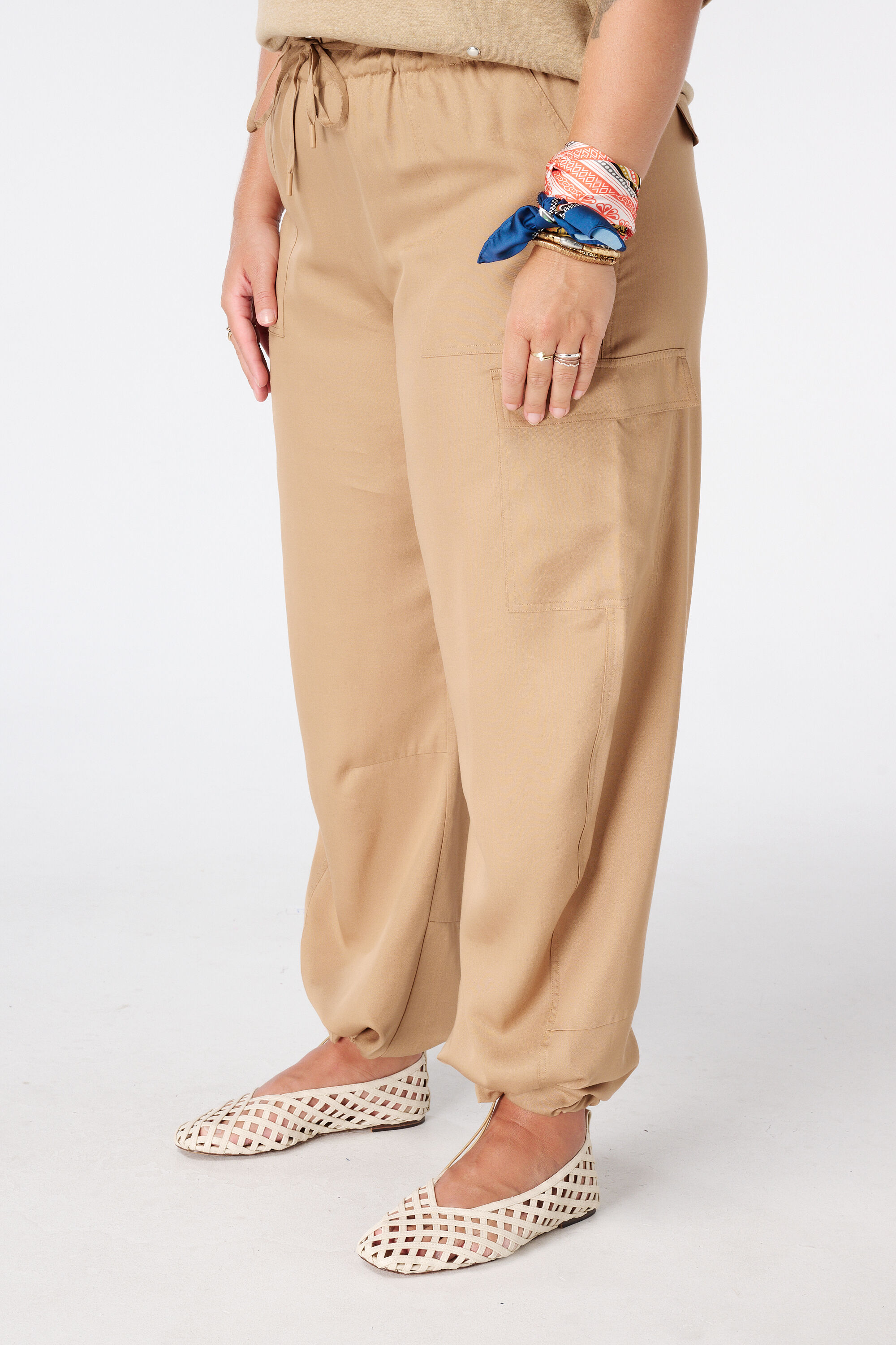 Pantalon ballon style cargo image number 5