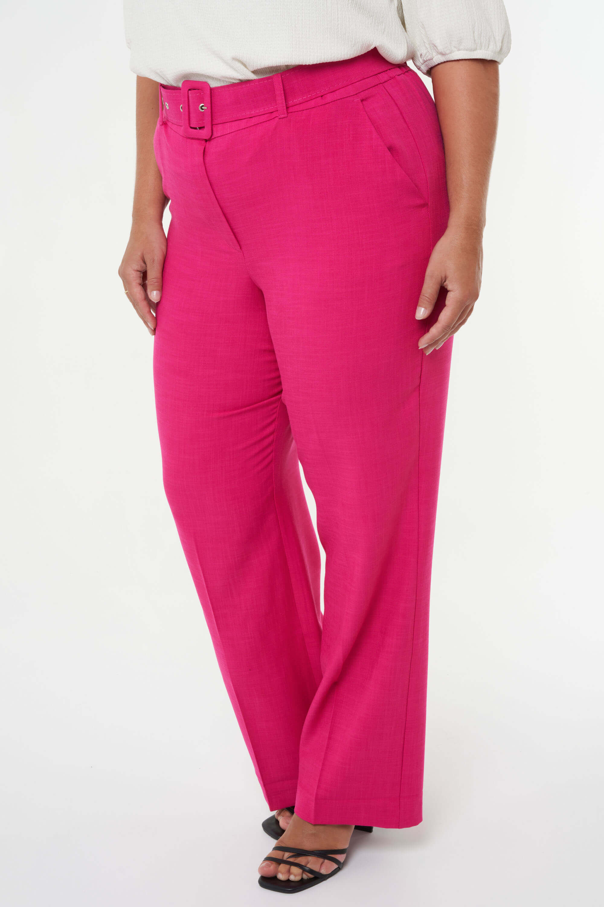 Pantalon avec ceinture image number 6