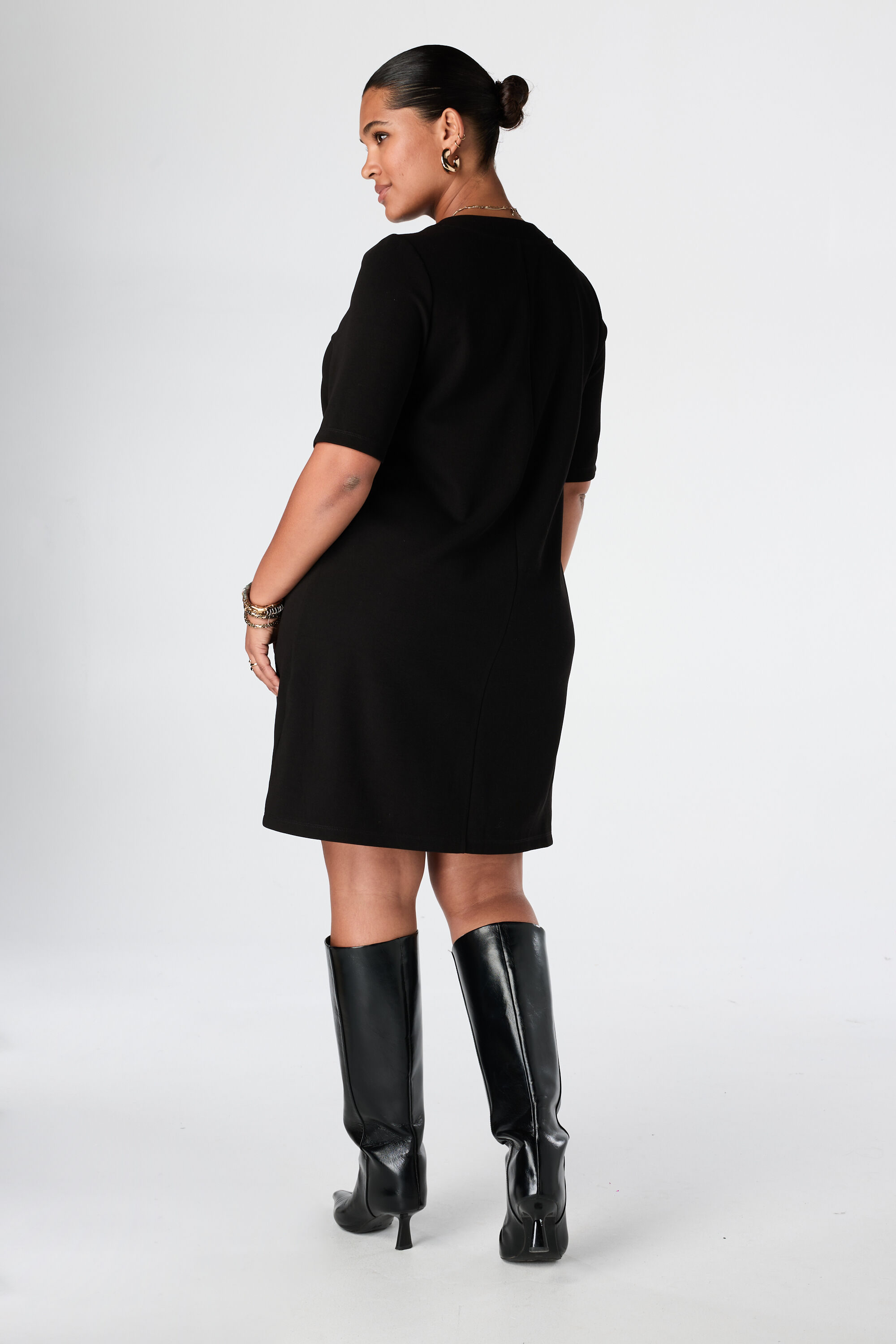 Robe &agrave; fermeture boutonn&eacute;e image number 3