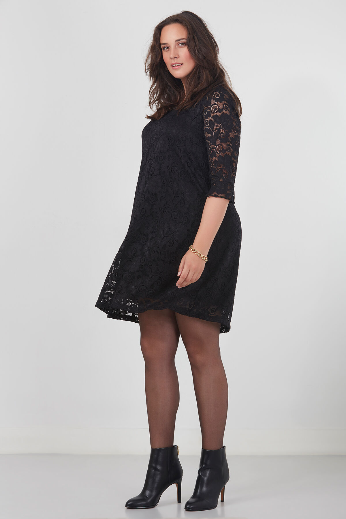 Robe tunique en dentelle image number 3