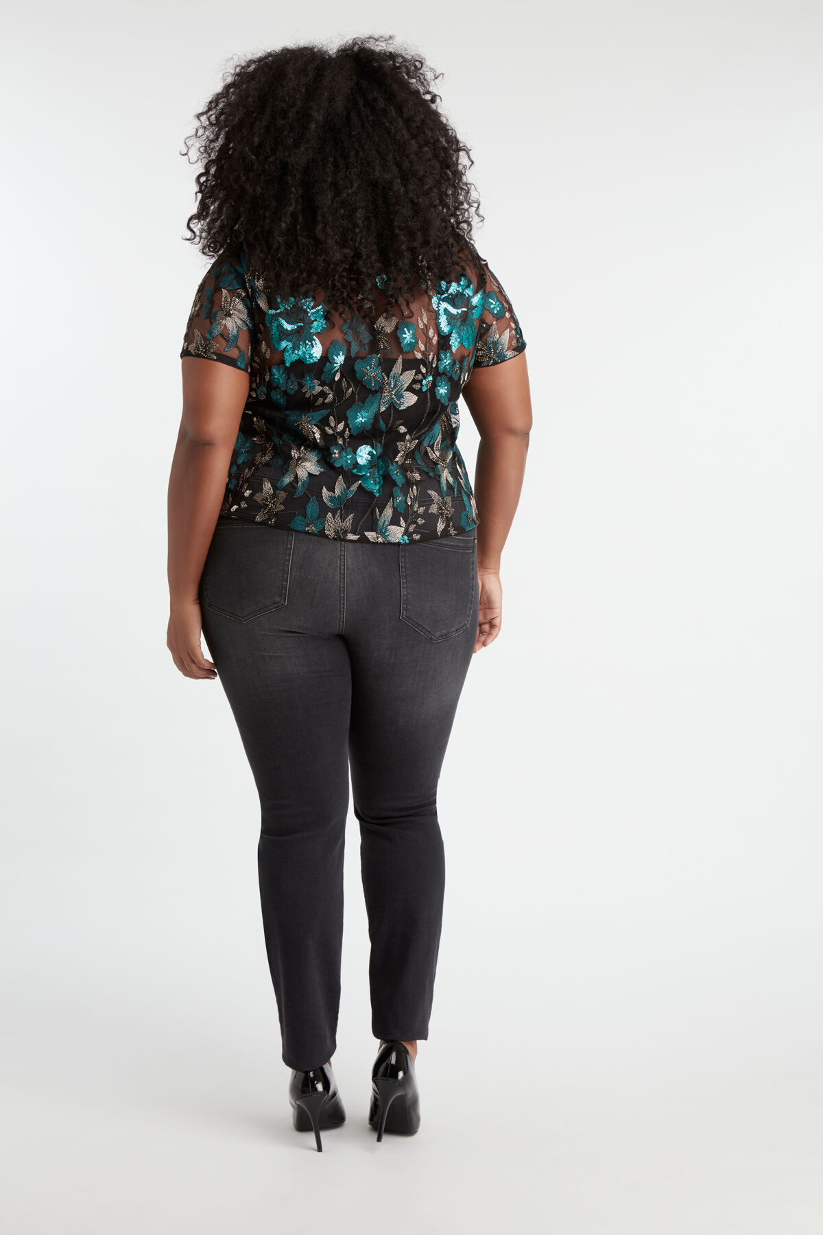 Haut court brod&eacute; image number 5