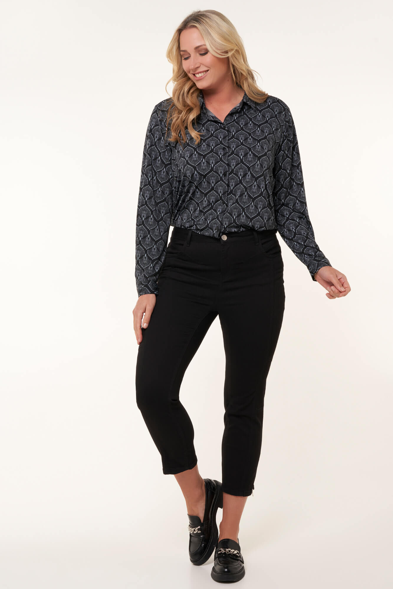 Pantalon &agrave; jambes slim image number 6