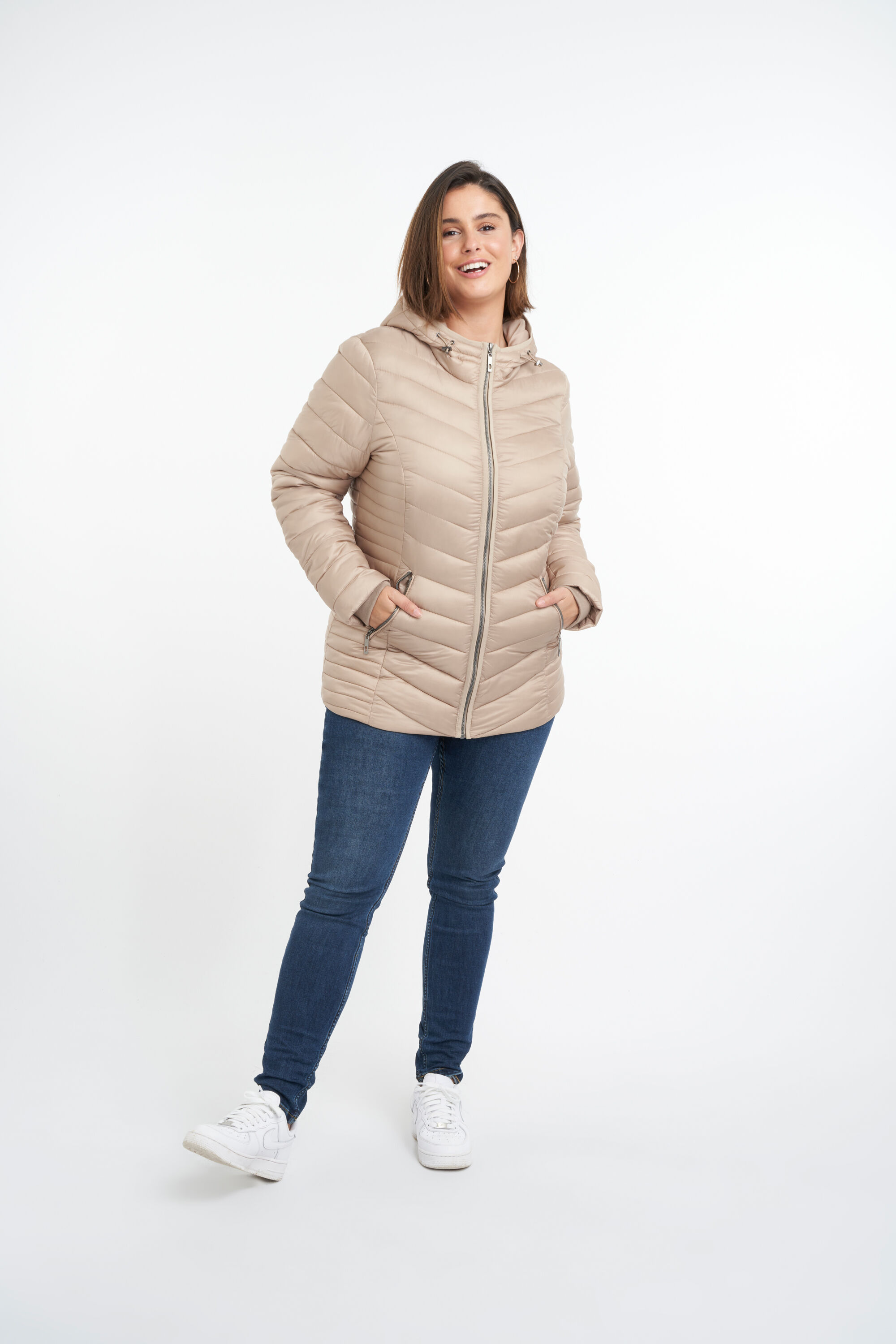 Veste l&eacute;g&egrave;re de mi-saison avec capuche image number 4