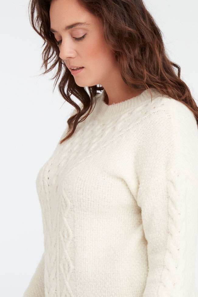 Pull en maille torsad&eacute;e image number 6
