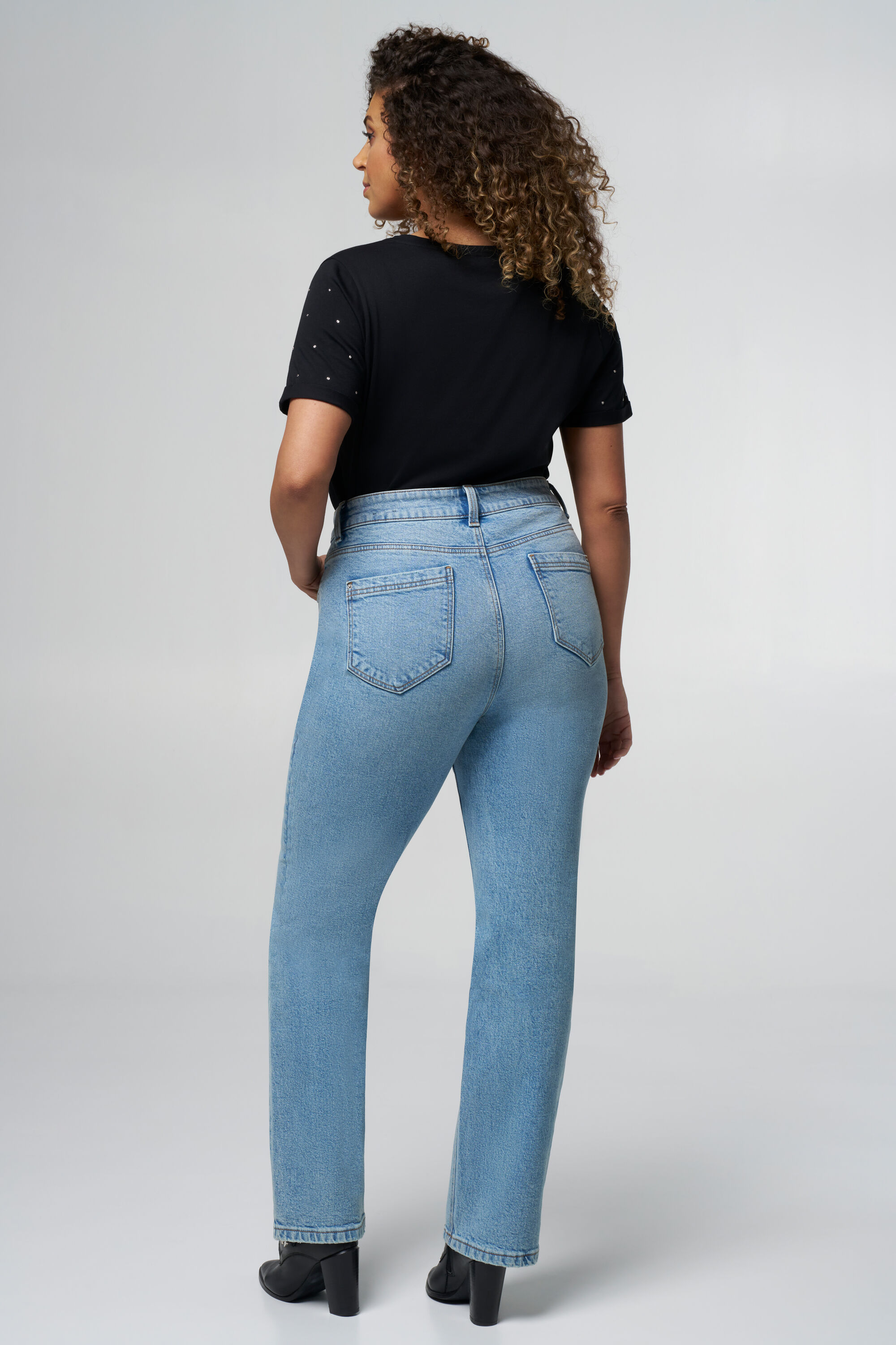 Jean &agrave; jambes droites ample image number 3