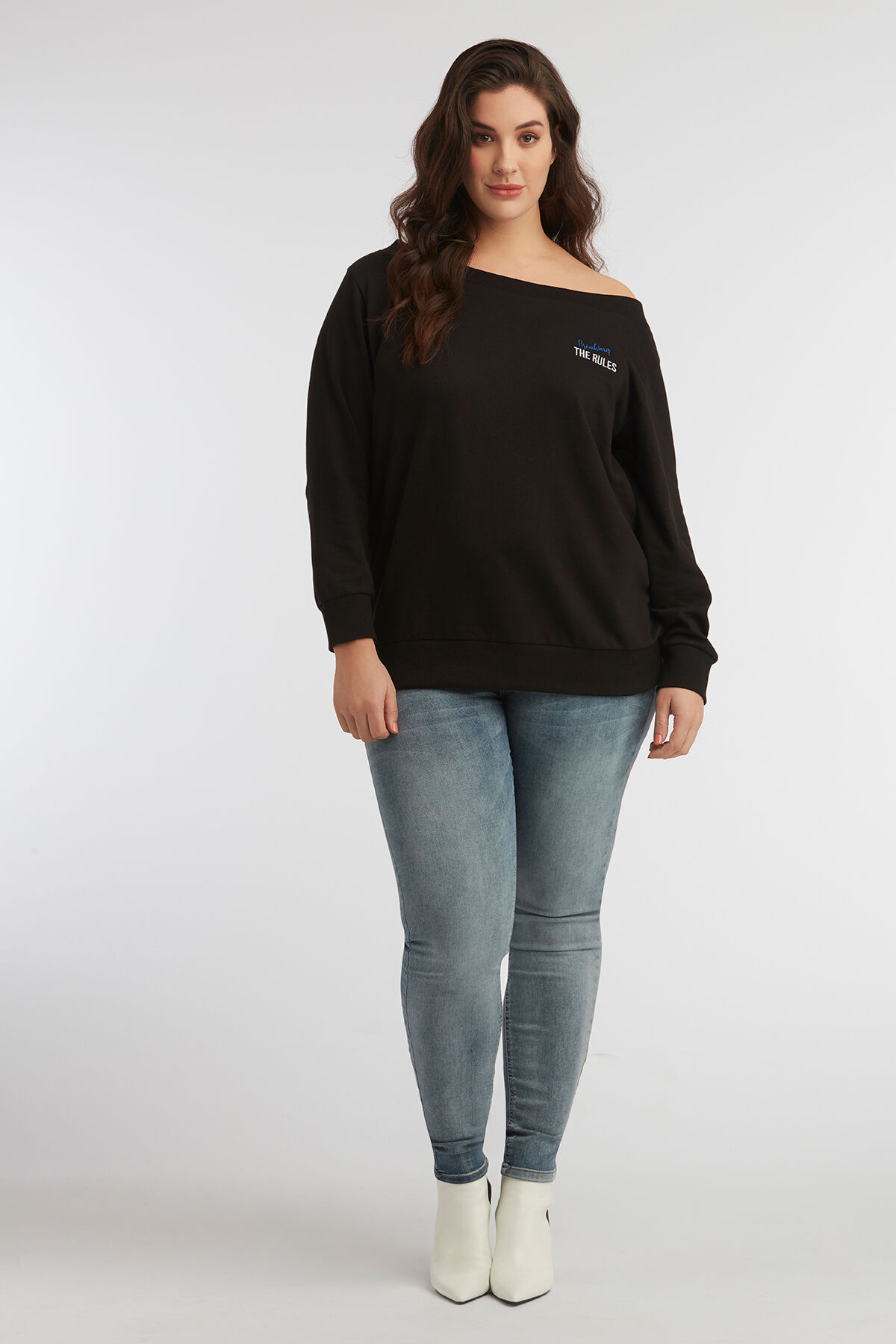 Sweat-shirt avec &eacute;paule d&eacute;nud&eacute;e image number 3