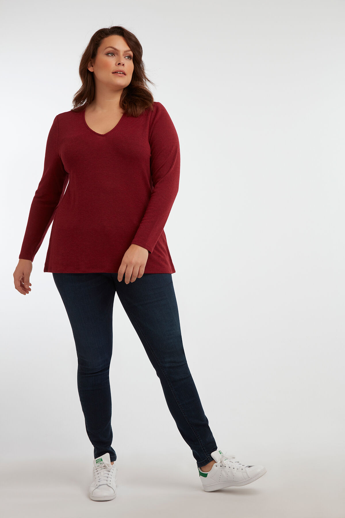 T-shirt avec col en V image number 3