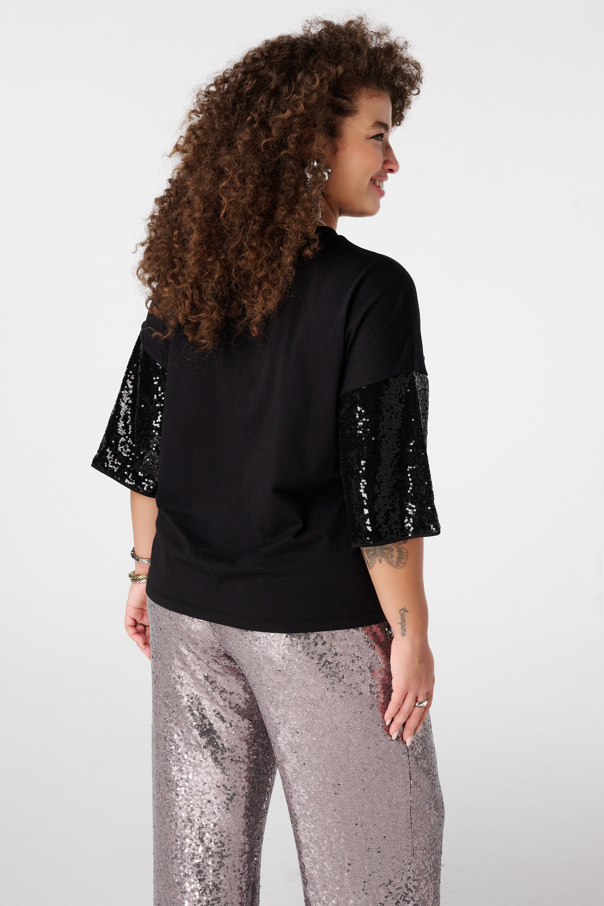 T-shirt oversize &agrave; manches paillet&eacute;es image number 3