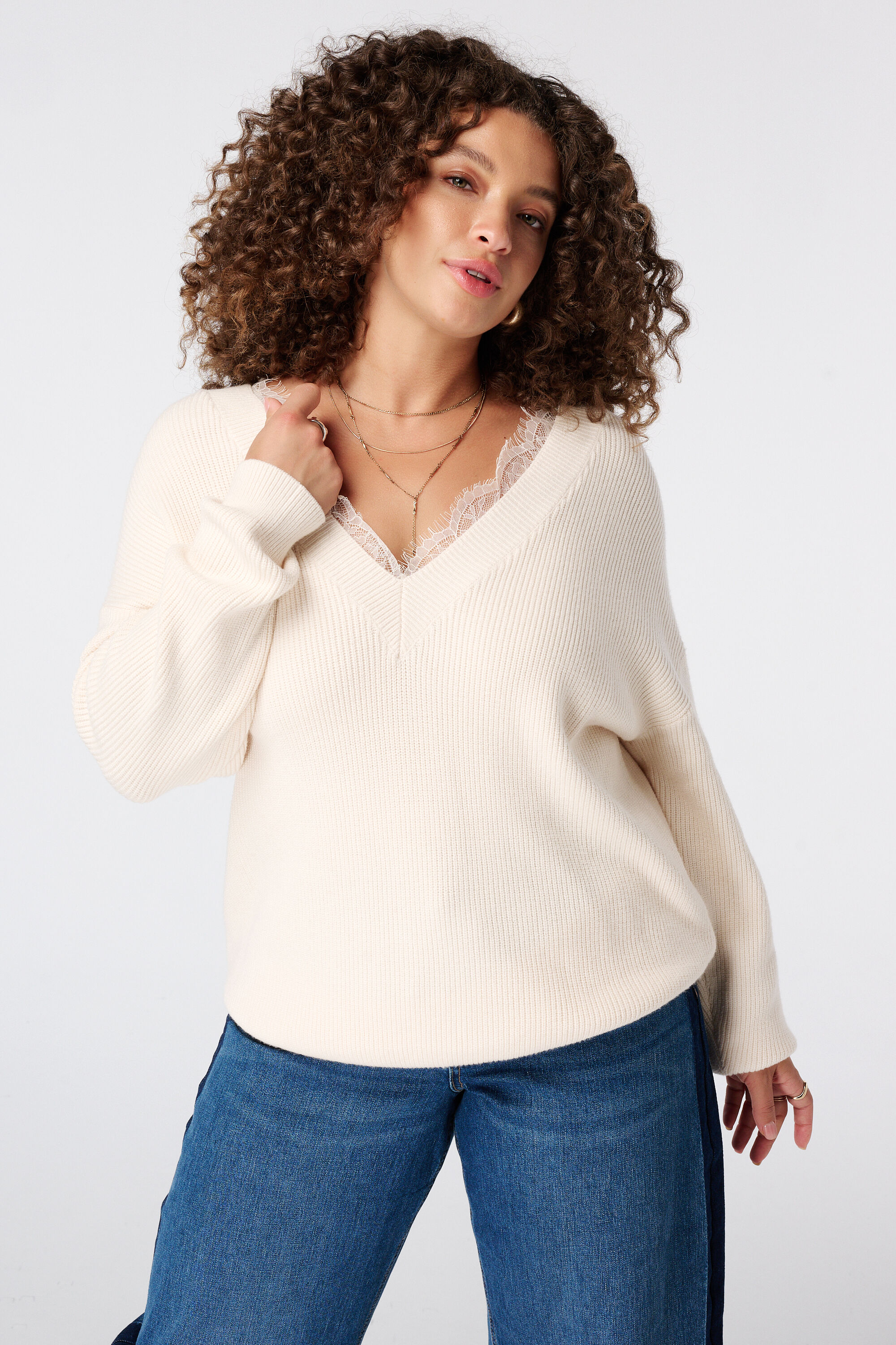 Pull &agrave; col en V avec dentelle