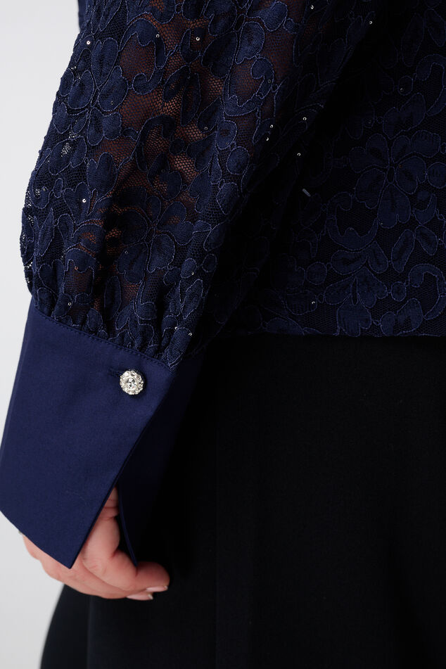 Top avec dentelle et paillettes image number 6