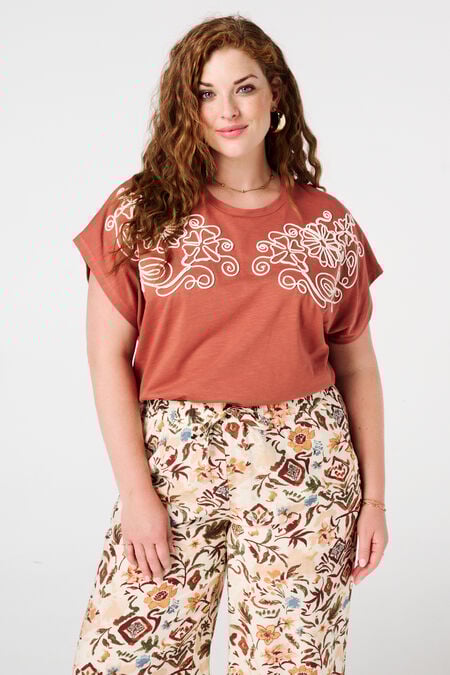 T-shirt avec broderie T-shirt avec broderie