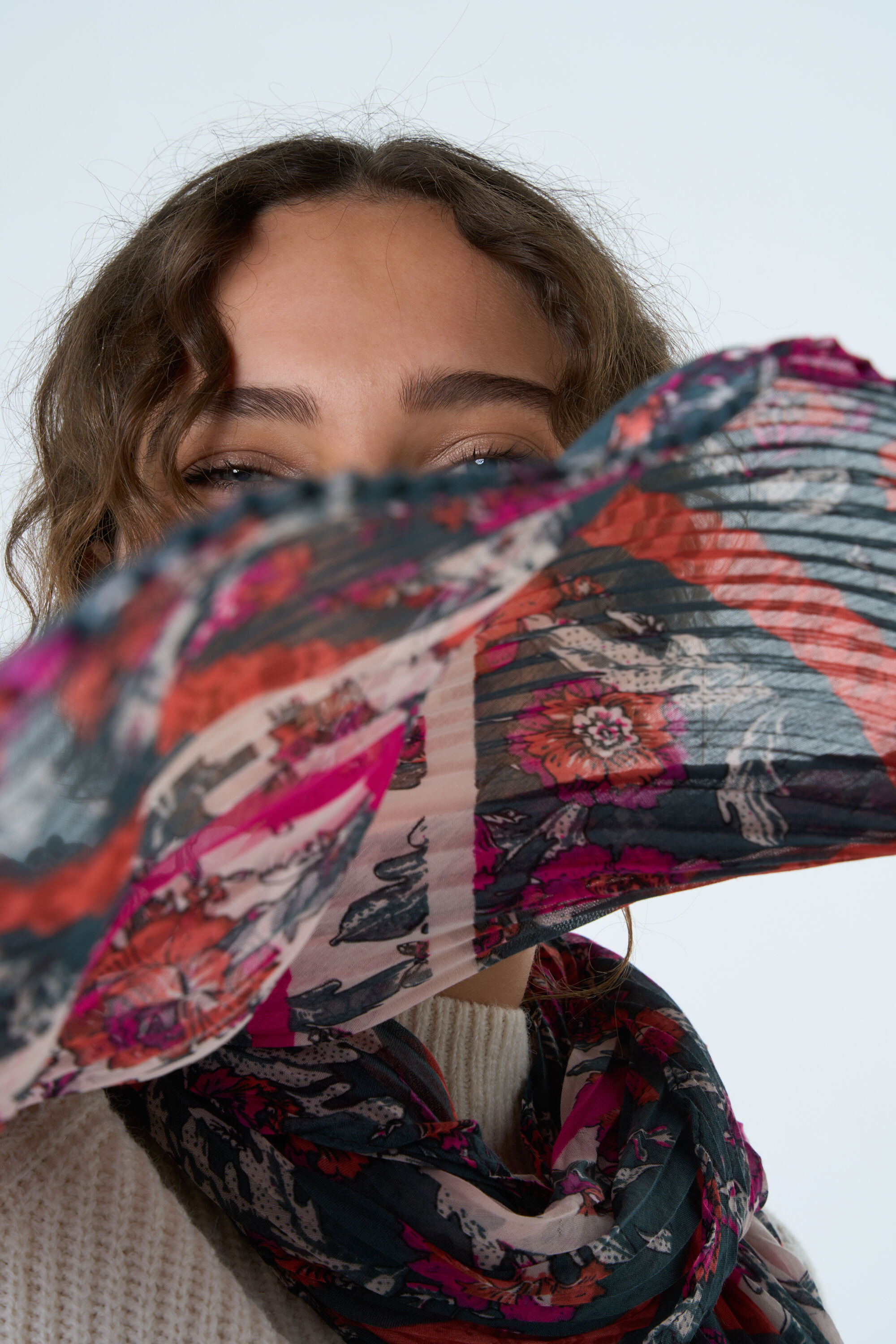 &Eacute;charpe &agrave; imprim&eacute; floral  image number 2