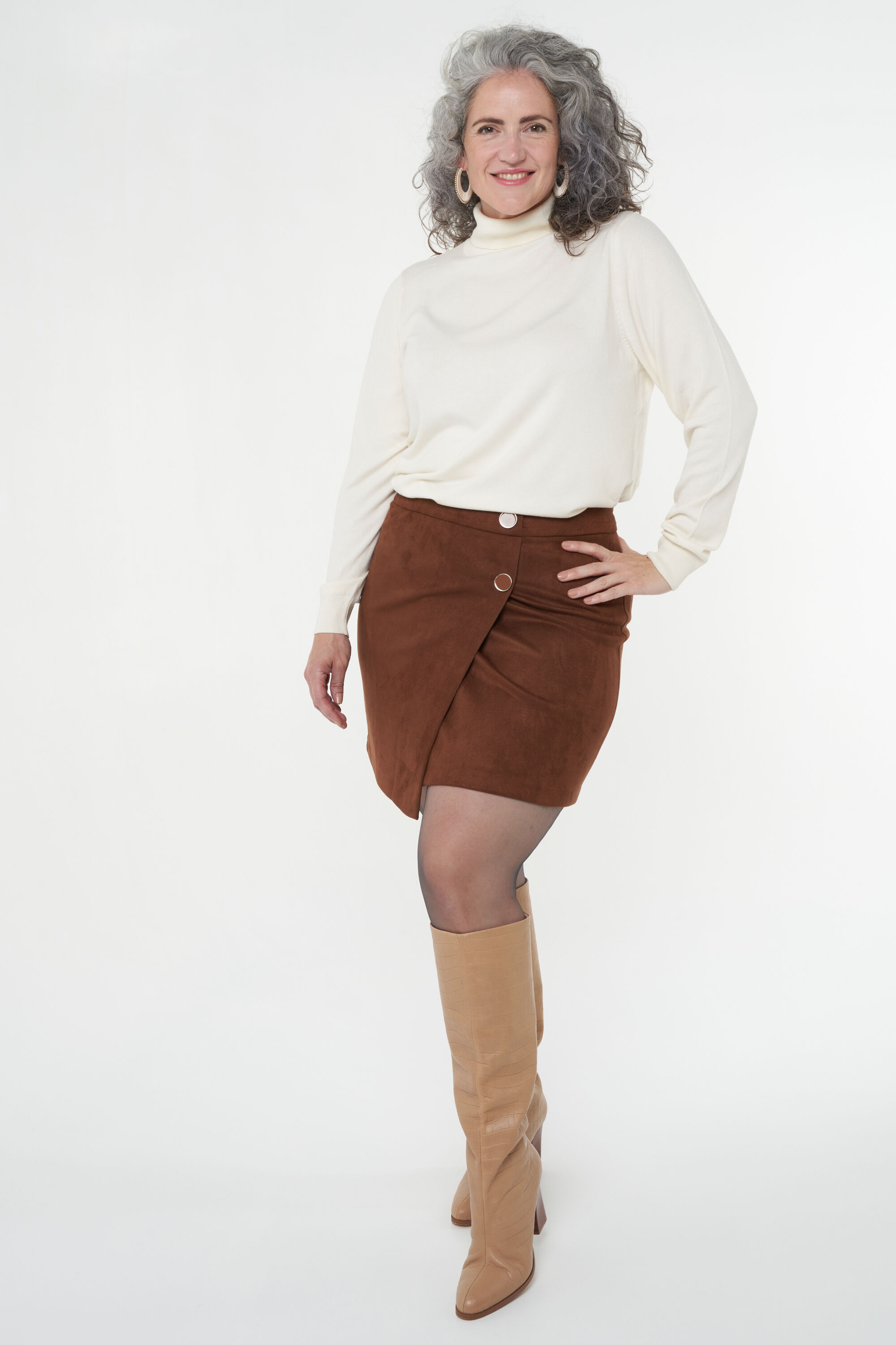 Jupe enveloppante en daim synth&eacute;tique image number 0