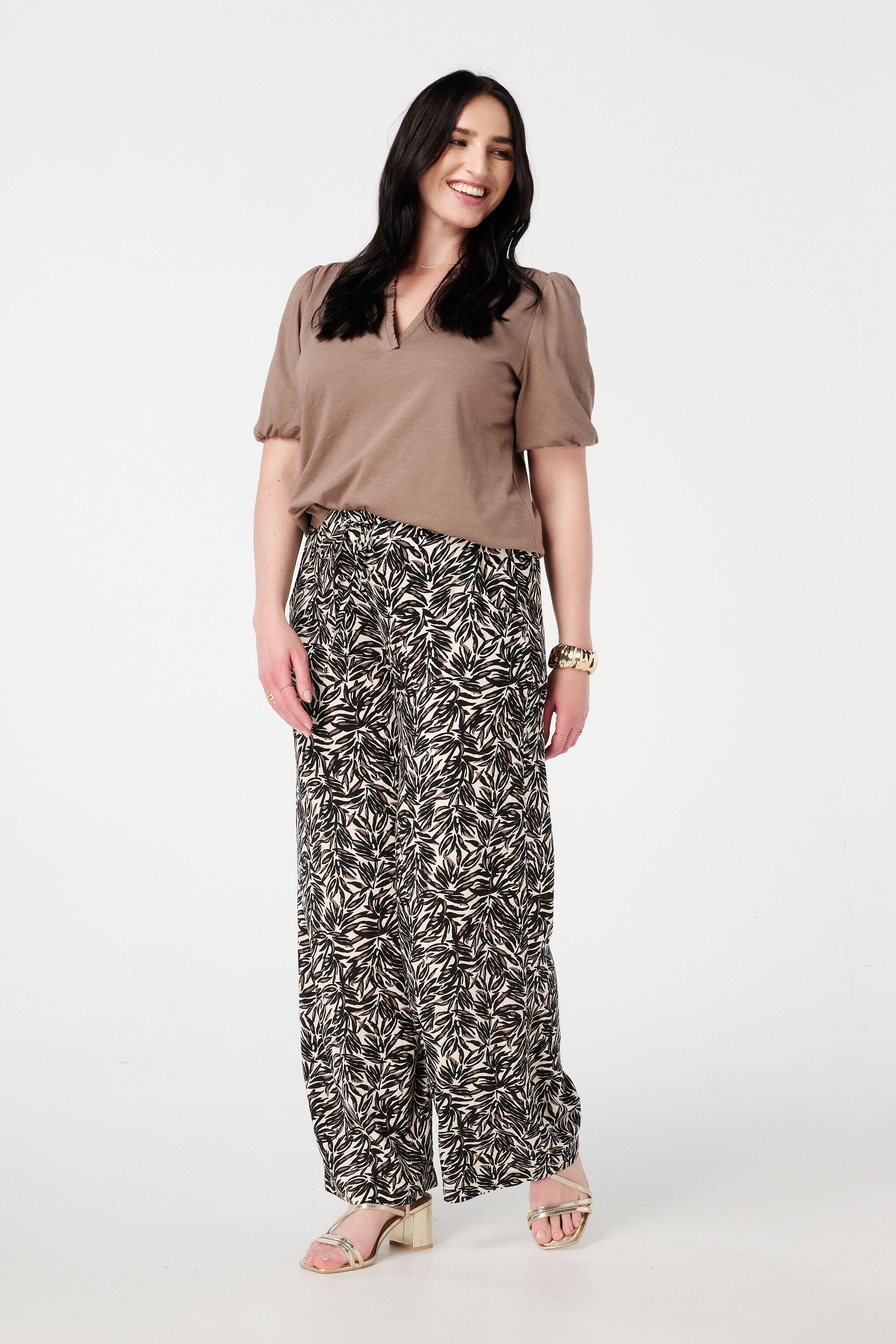 Haut avec col en V &agrave; volants image number 5